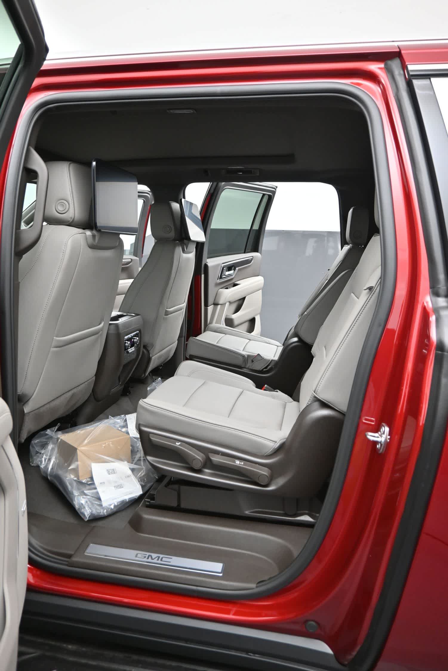 2026 GMC Yukon XL Elevation - Photo 14