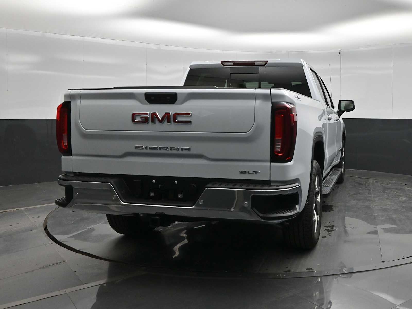 2026 GMC Sierra 1500 SLT - Photo 6