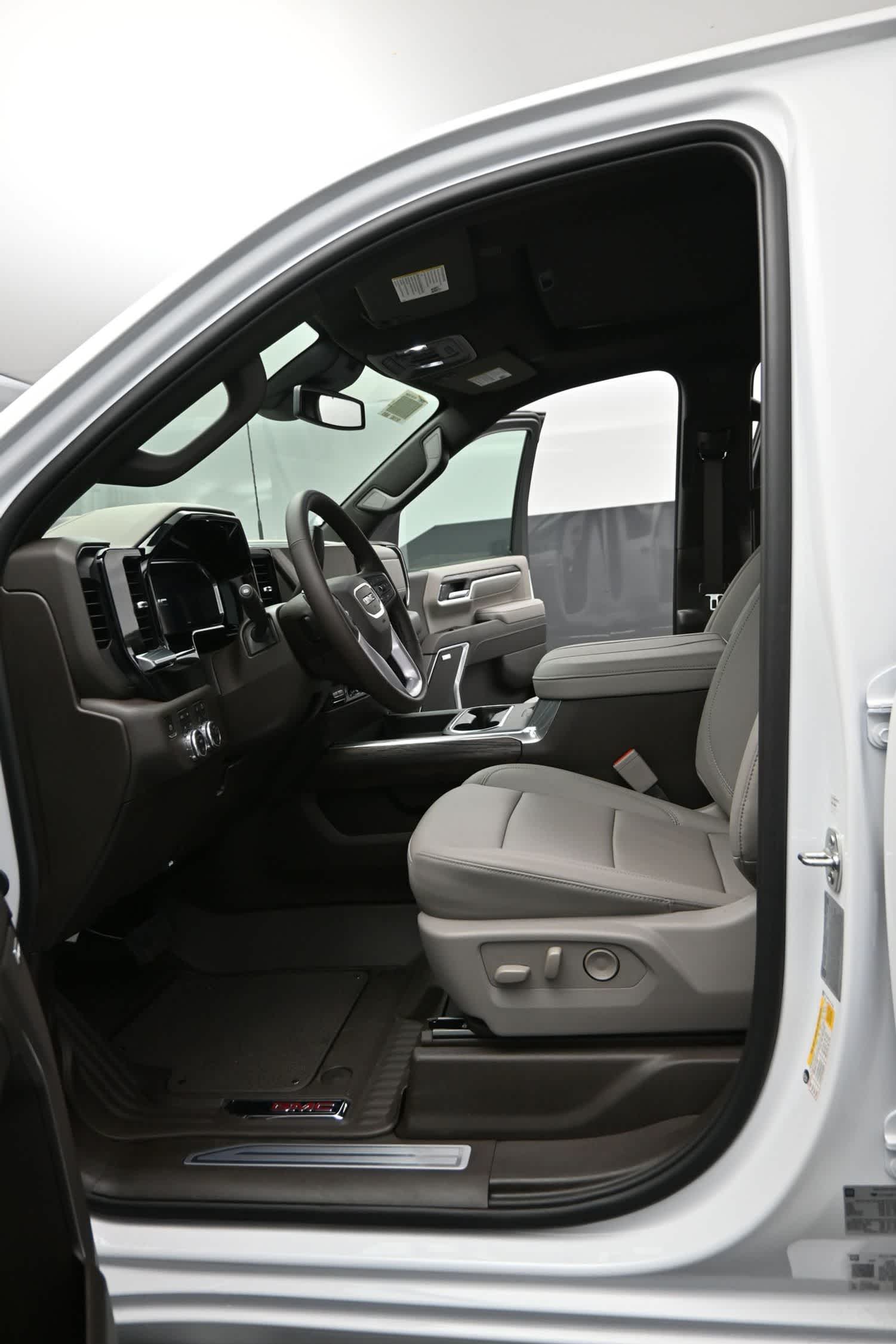 2026 GMC Sierra 2500HD SLT - Photo 18