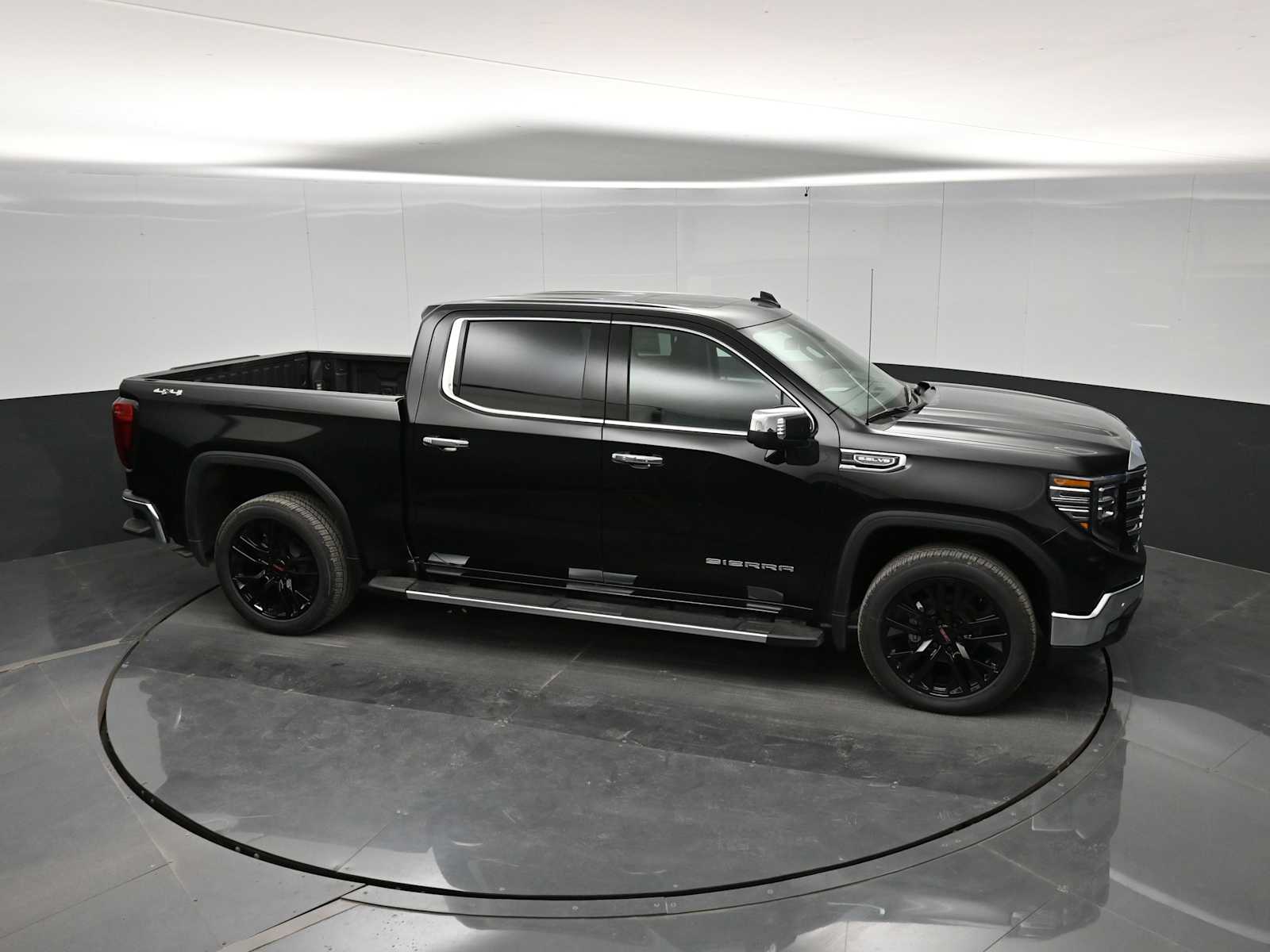 2026 GMC Sierra 1500 SLT - Photo 35