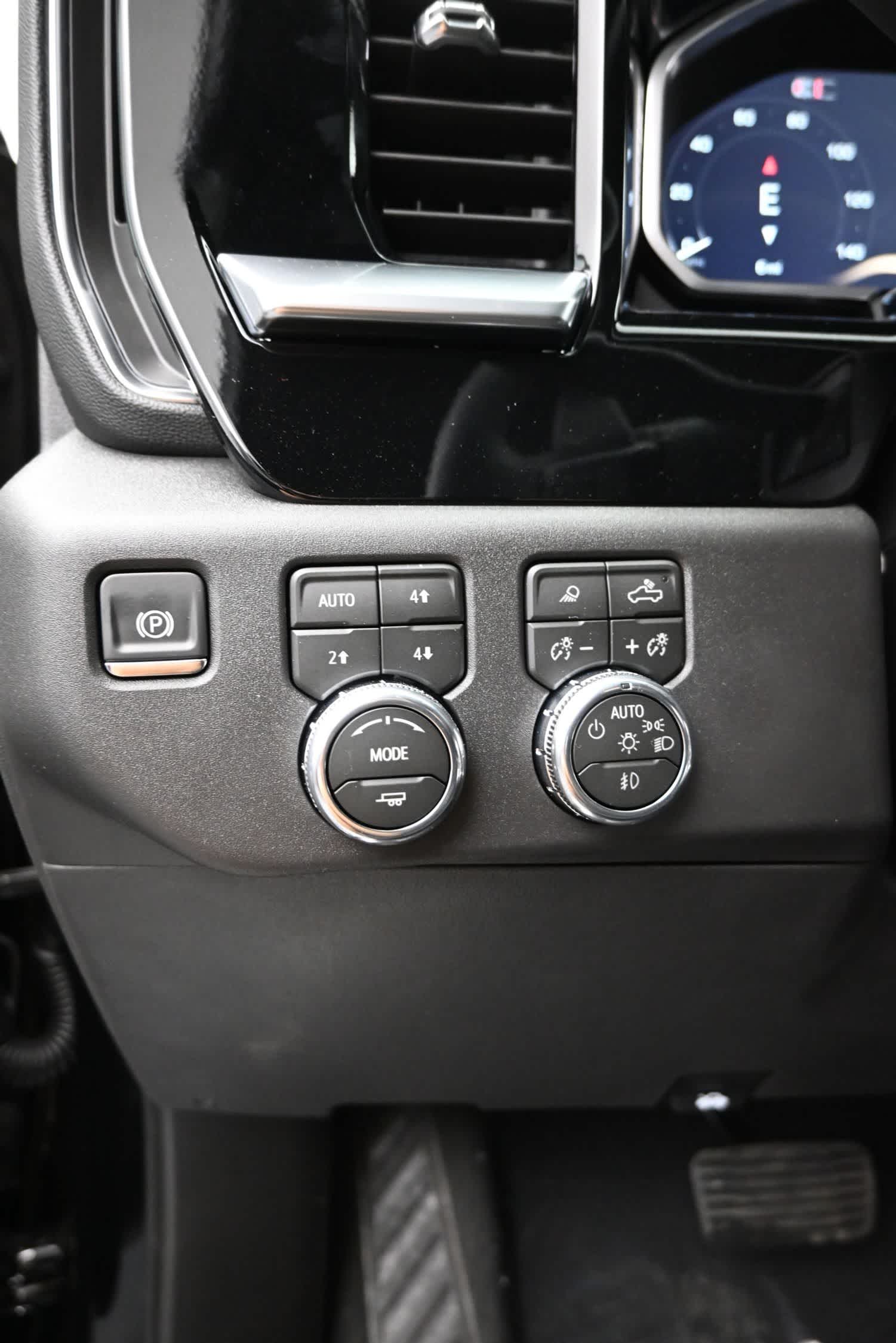 2026 GMC Sierra 1500 SLT - Photo 23