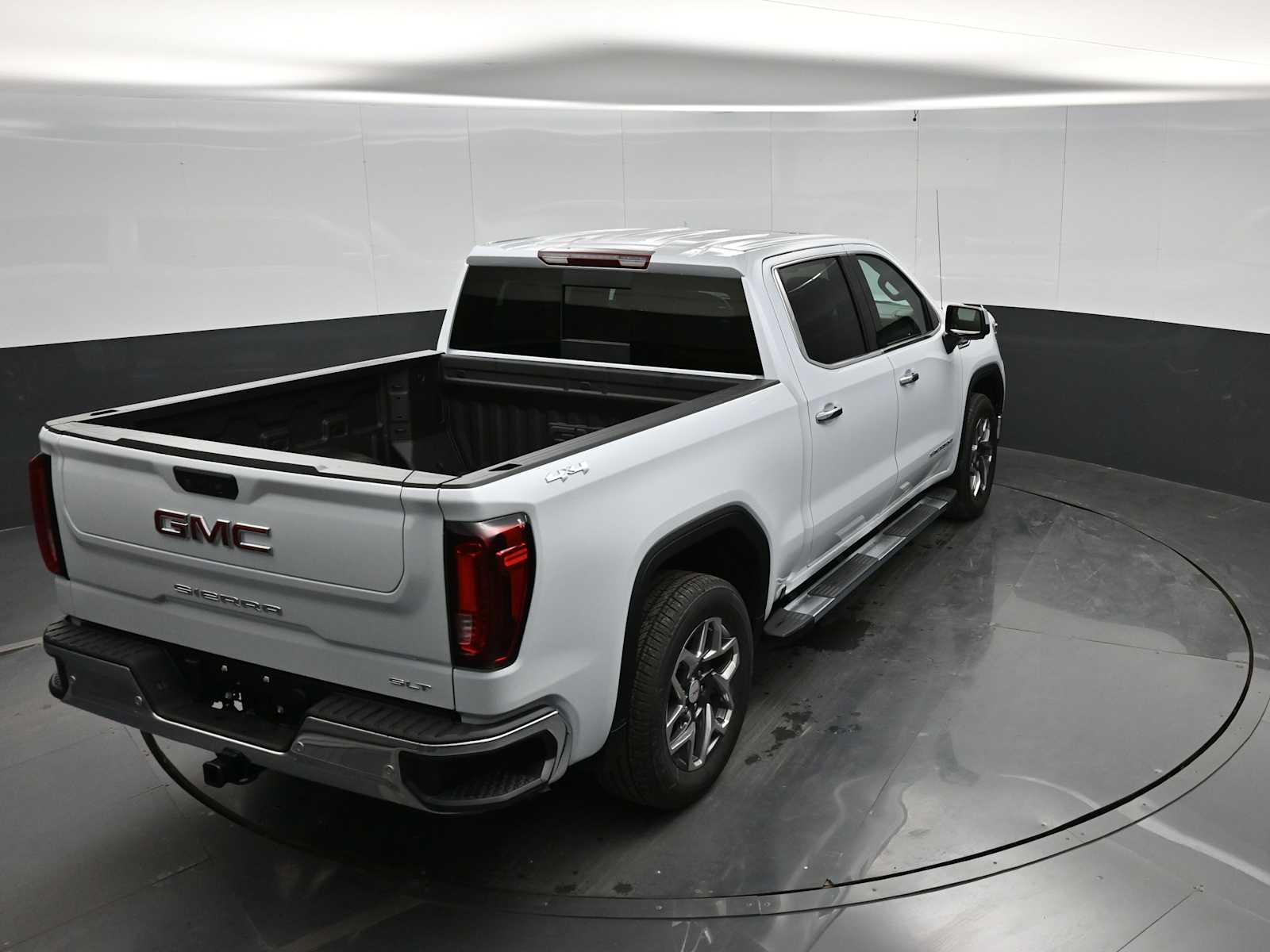 2026 GMC Sierra 1500 SLT - Photo 28