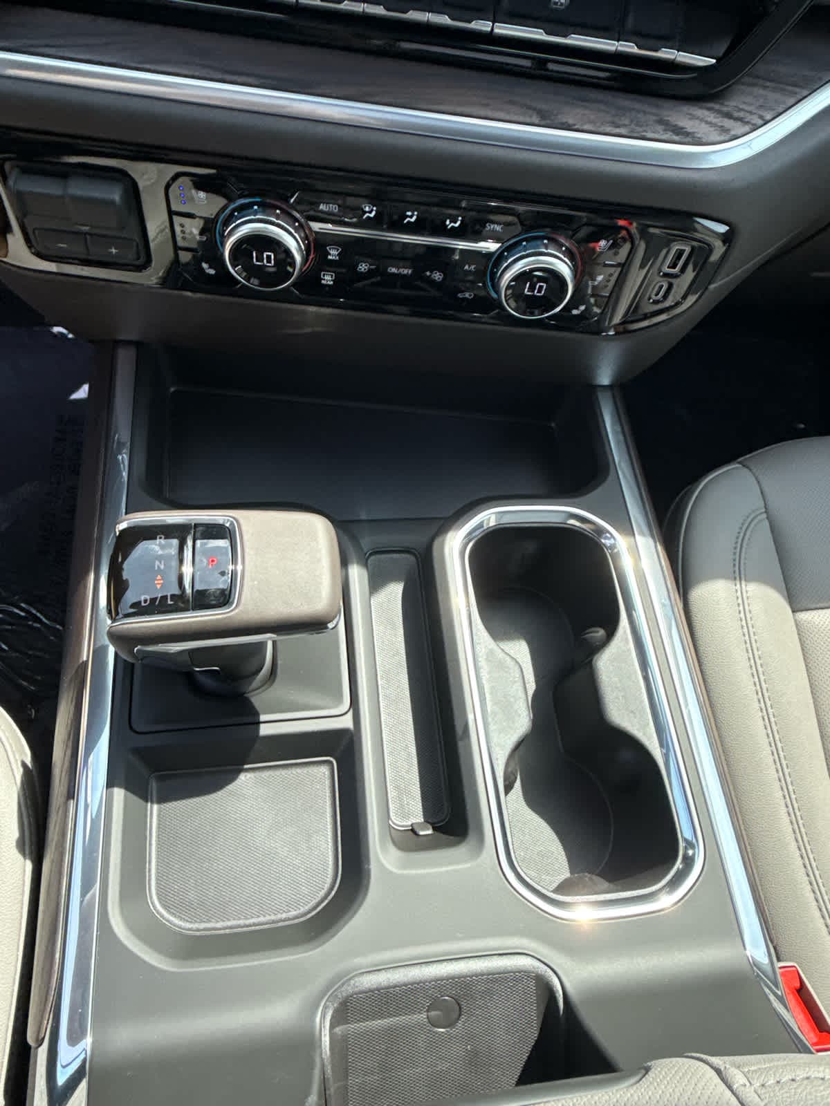 2026 GMC Sierra 1500 SLT - Photo 35