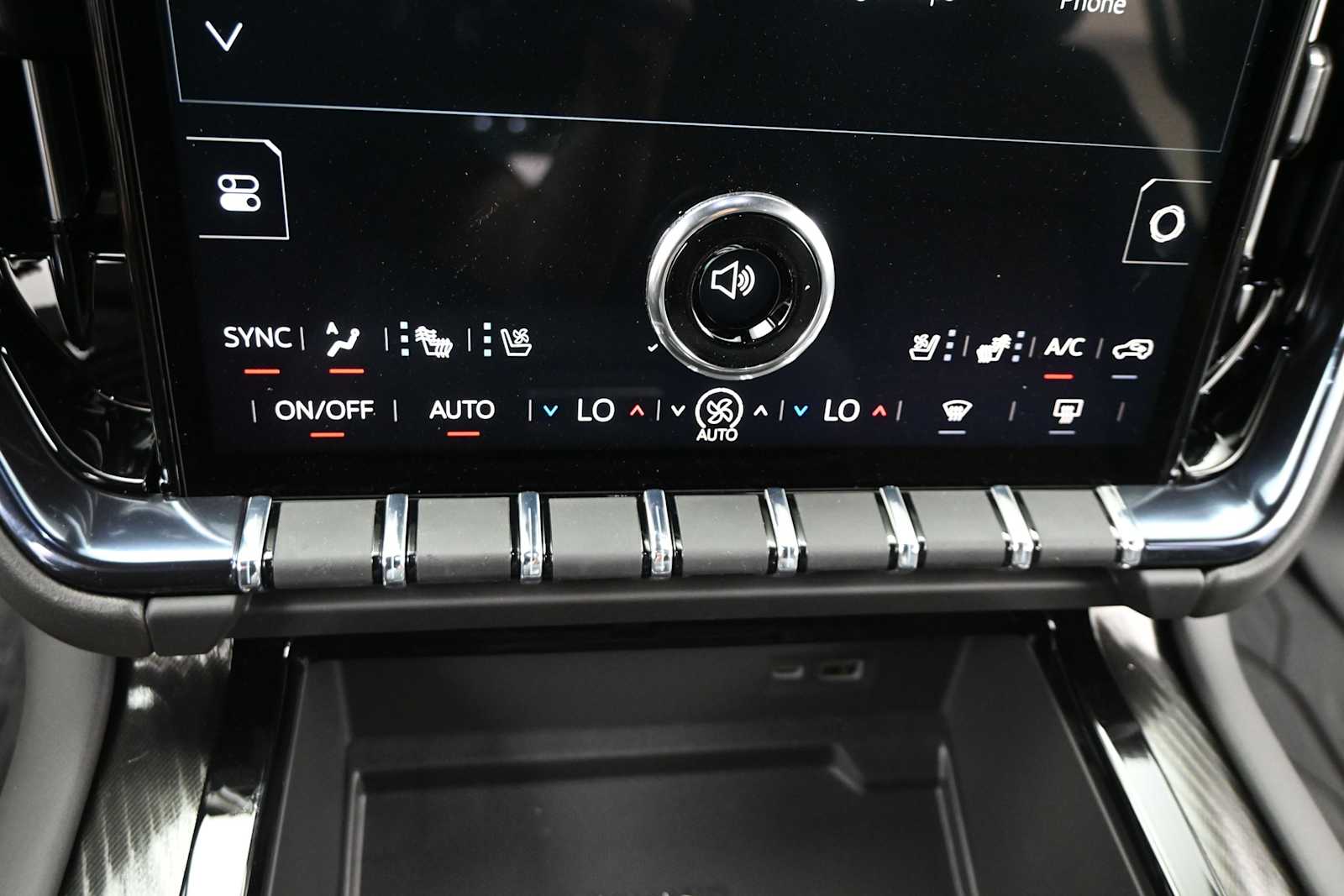 2026 GMC Yukon AT4 - Photo 19