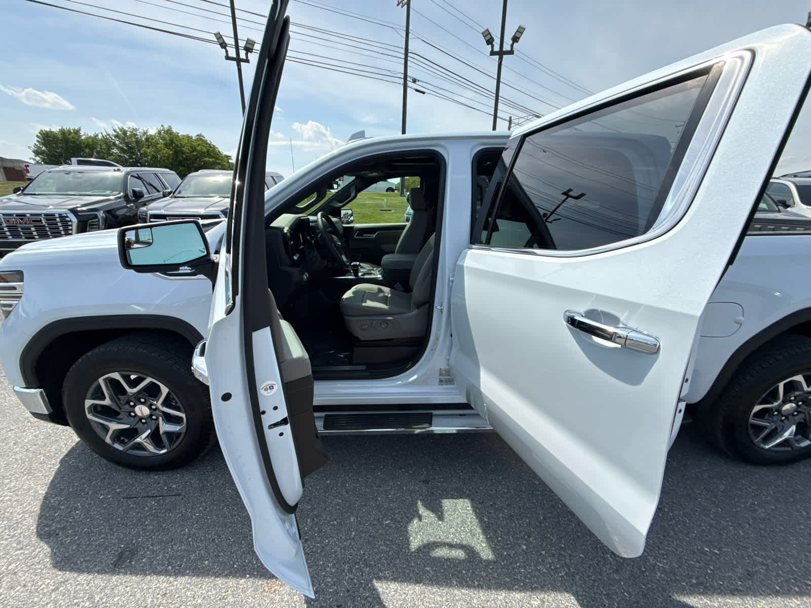 2026 GMC Sierra 1500 SLT - Photo 22