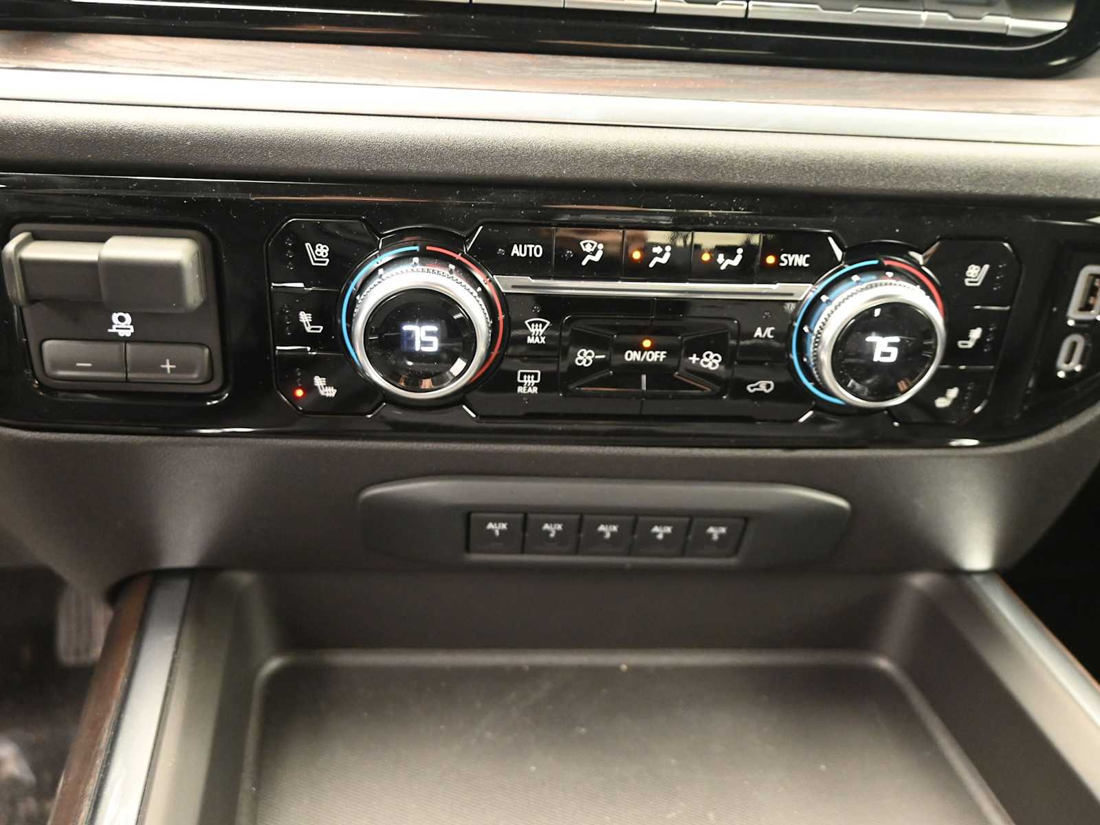 2026 GMC Sierra 2500HD SLT - Photo 18