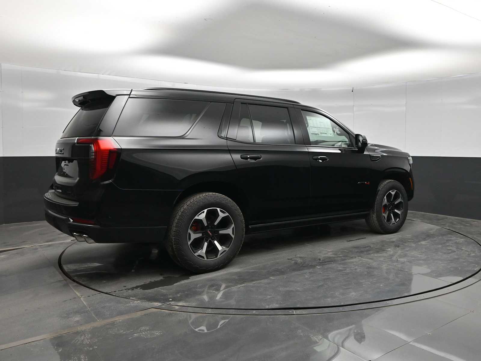2026 GMC Yukon AT4 - Photo 8