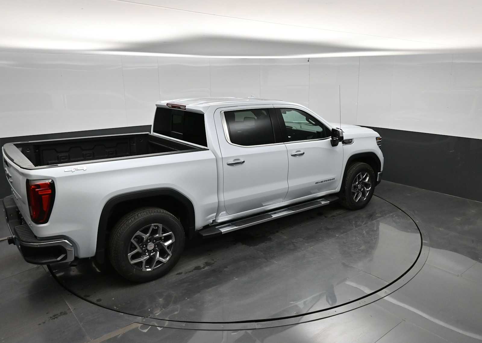 2026 GMC Sierra 1500 SLT - Photo 30