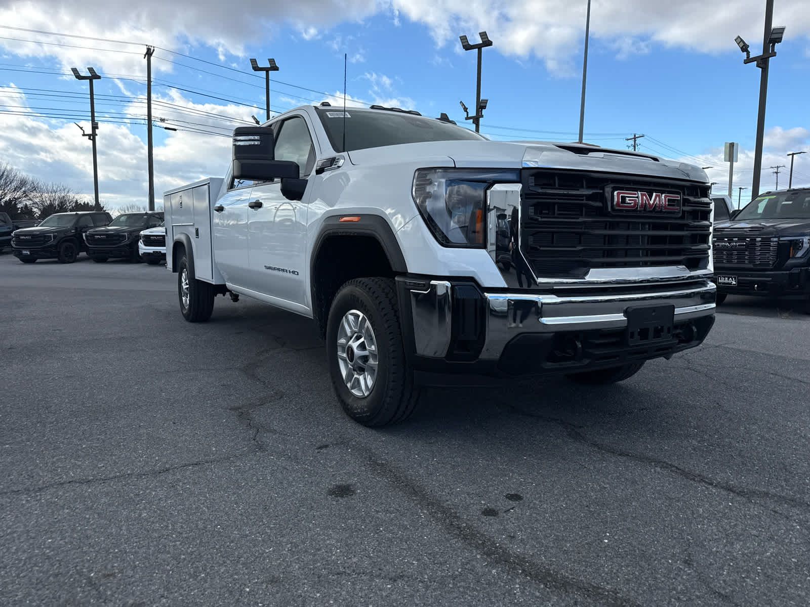 2025 GMC Sierra 2500HD Pro's photo