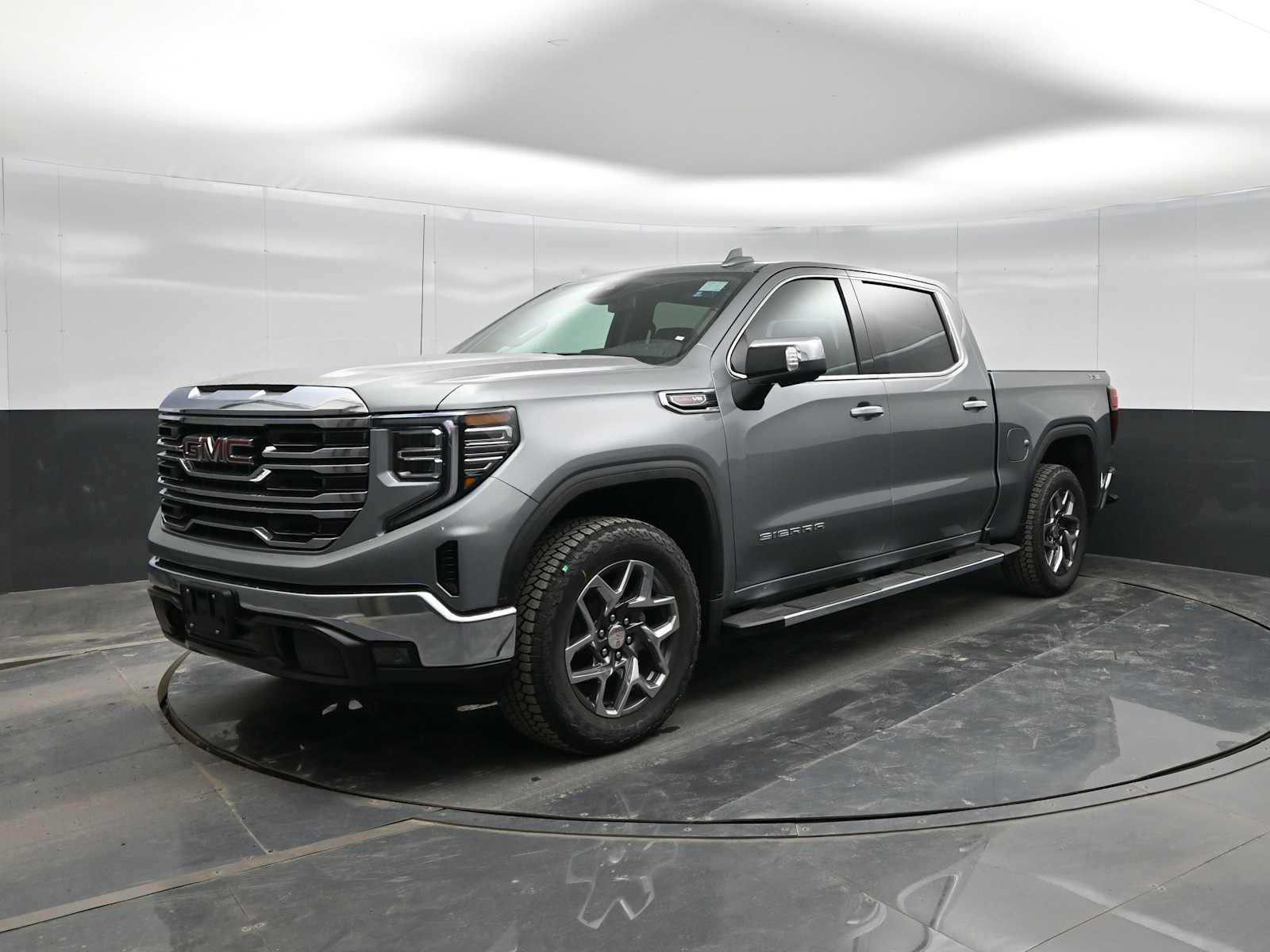 2026 GMC Sierra 1500 SLT's photo