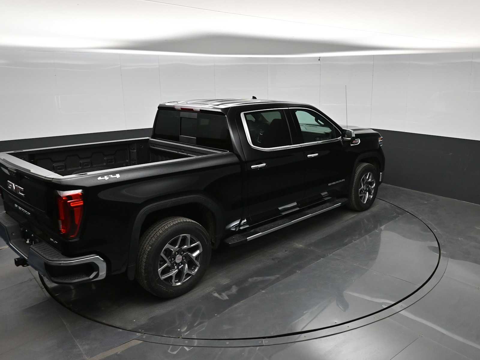 2026 GMC Sierra 1500 SLT - Photo 31