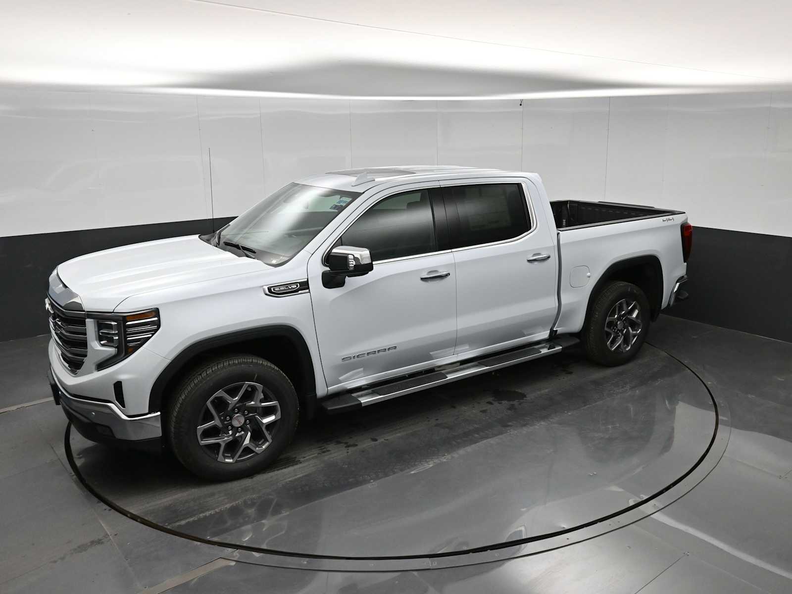2026 GMC Sierra 1500 SLT - Photo 26