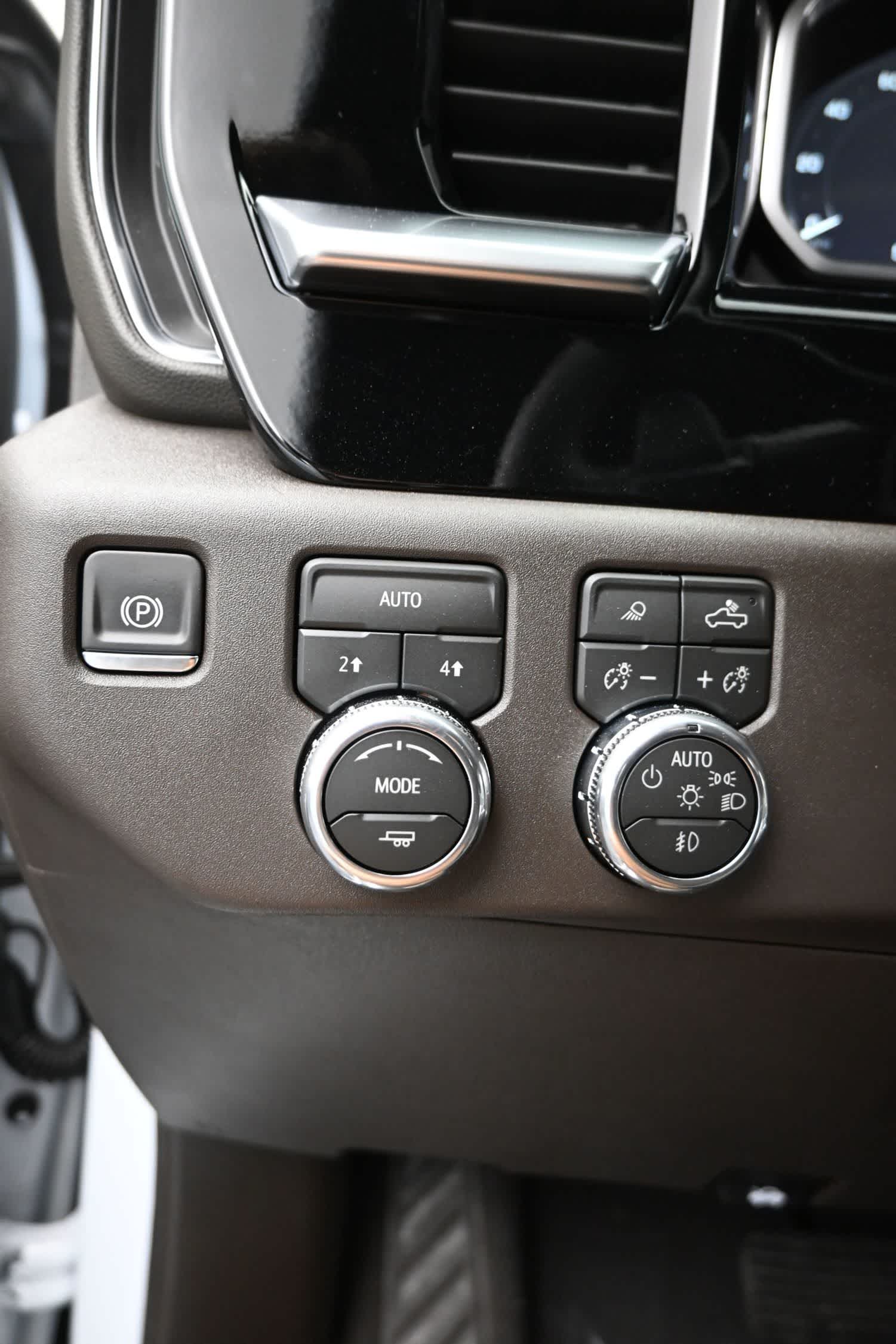 2026 GMC Sierra 1500 SLT - Photo 24