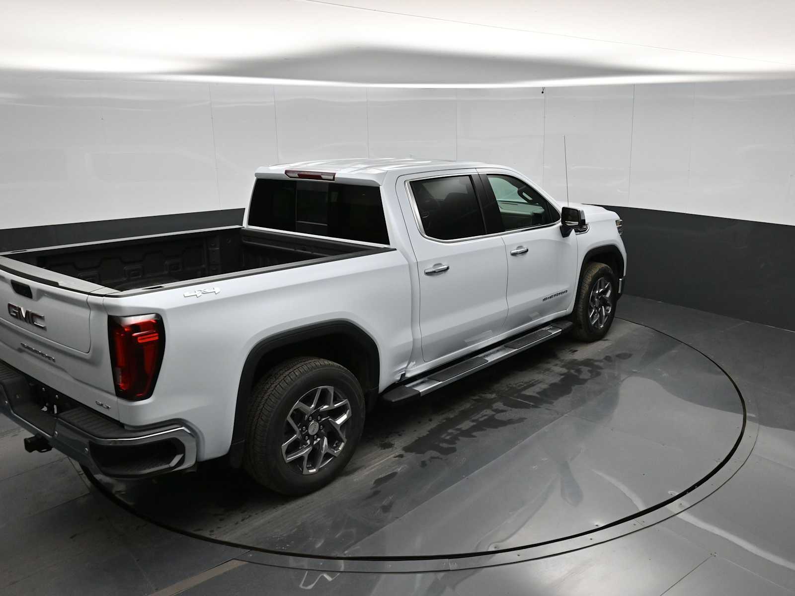 2026 GMC Sierra 1500 SLT - Photo 27