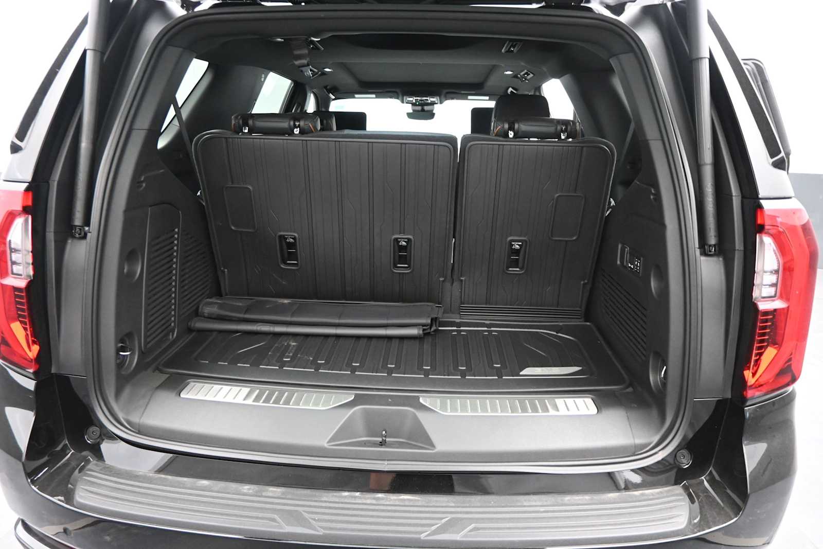 2026 GMC Yukon AT4 - Photo 14