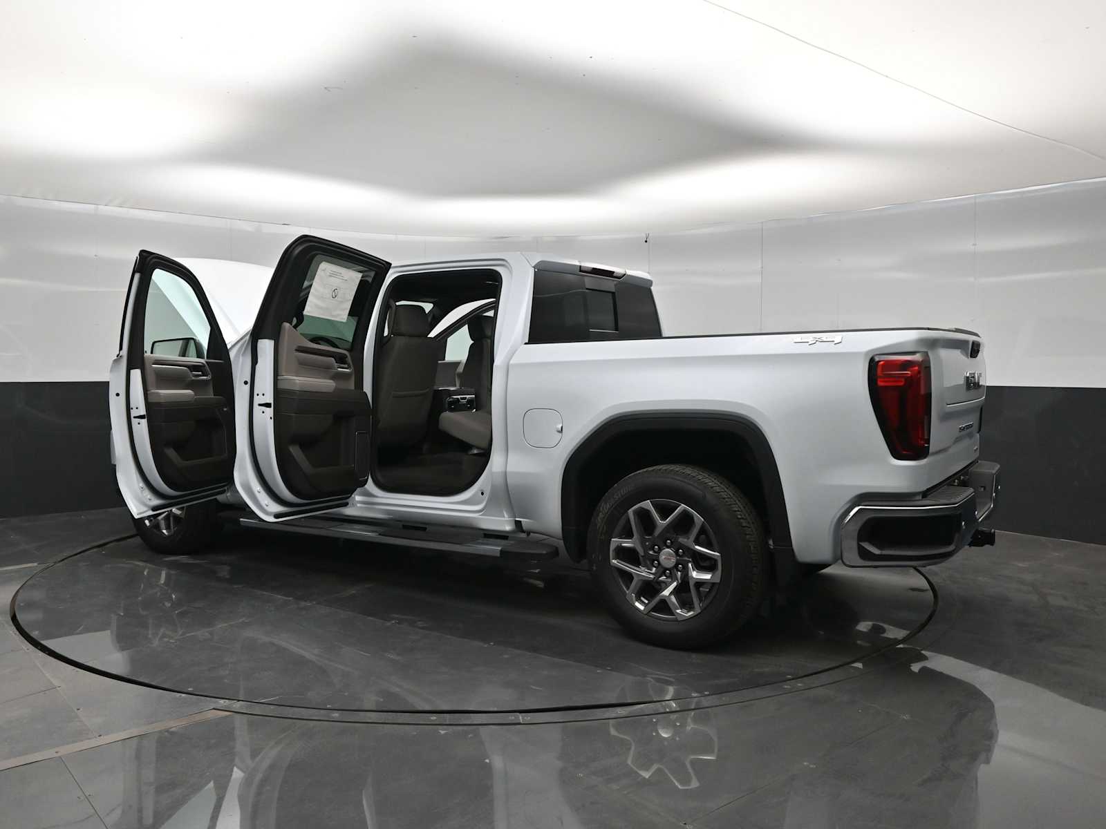 2026 GMC Sierra 1500 SLT - Photo 46