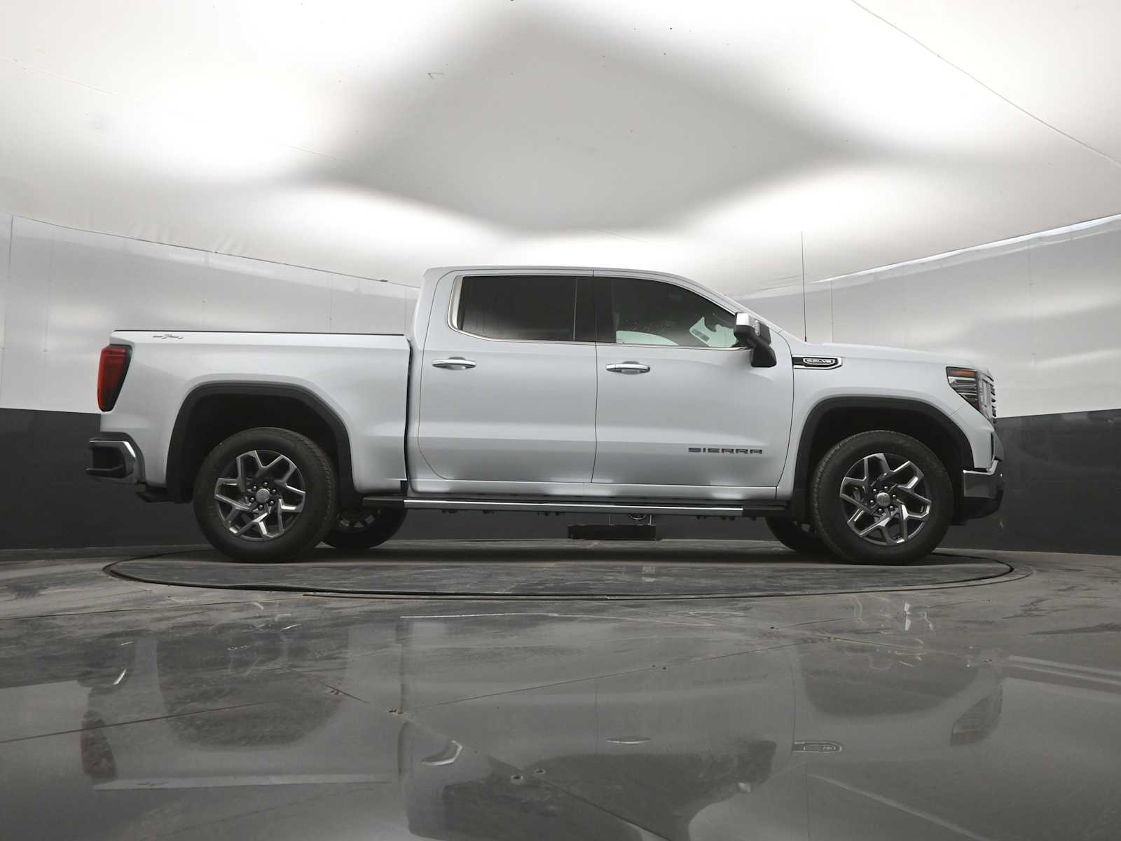 2026 GMC Sierra 1500 SLT - Photo 42