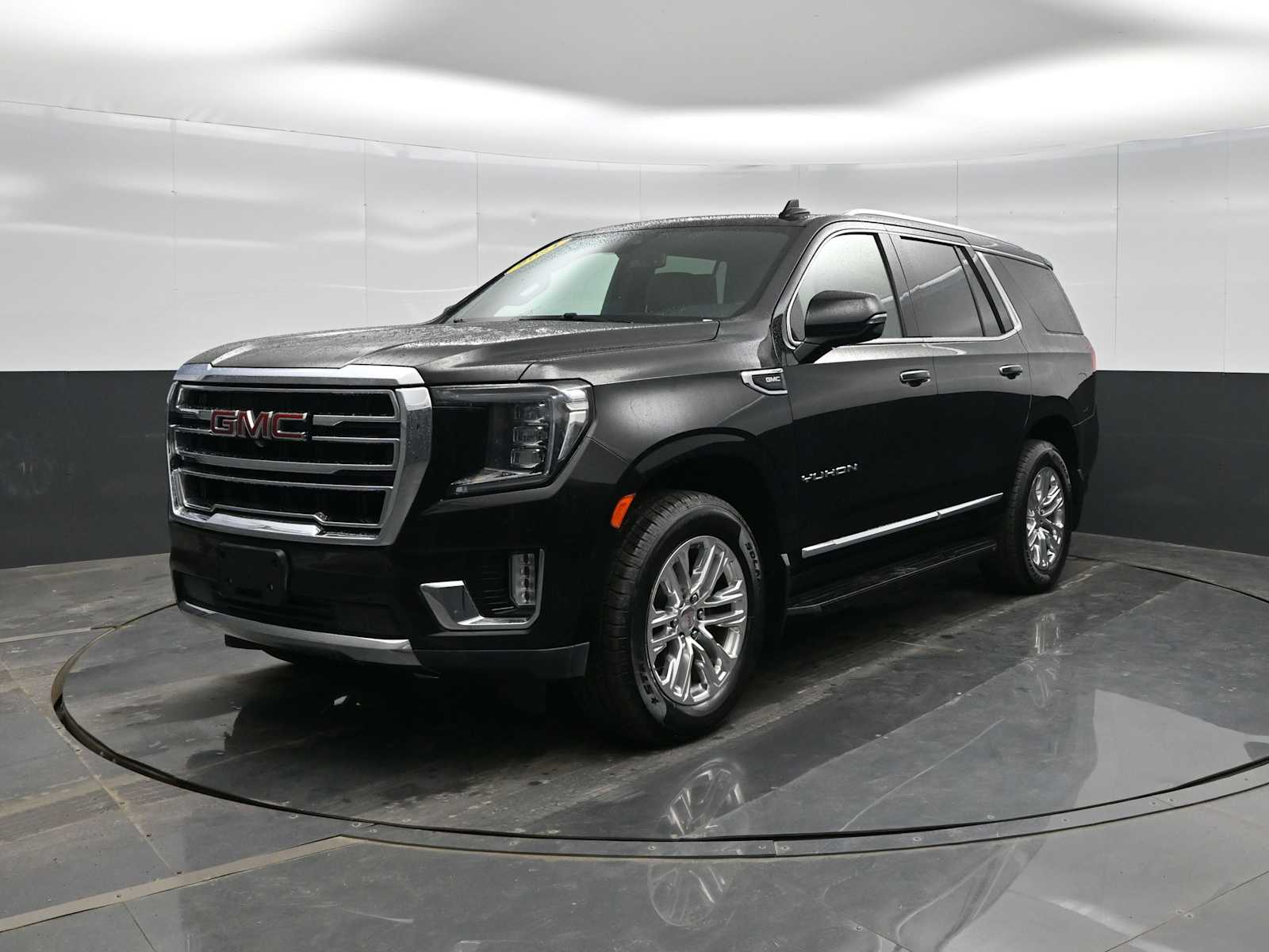 2021 GMC Yukon SLT's photo