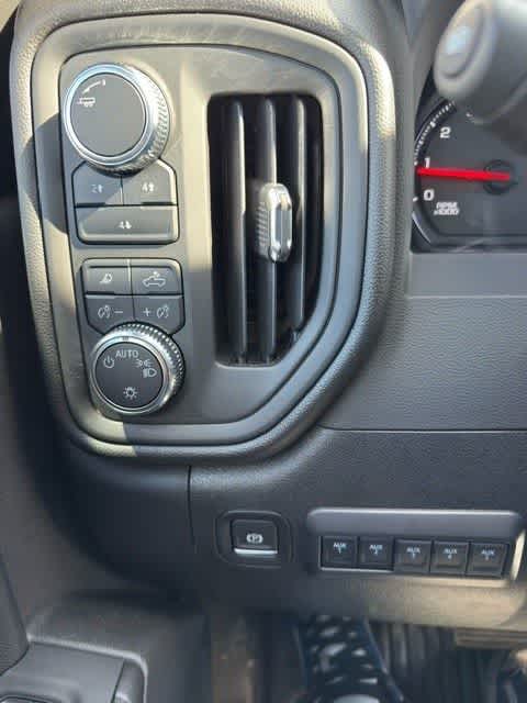2025 GMC Sierra 3500HD Pro - Photo 10