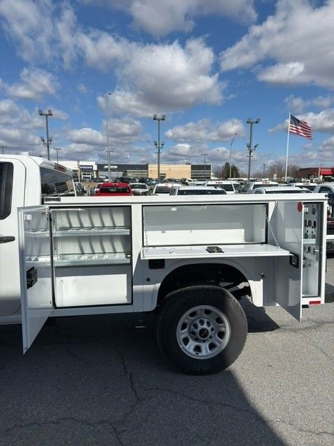 2024 Gmc Sierra 3500 HD Pro photo 2
