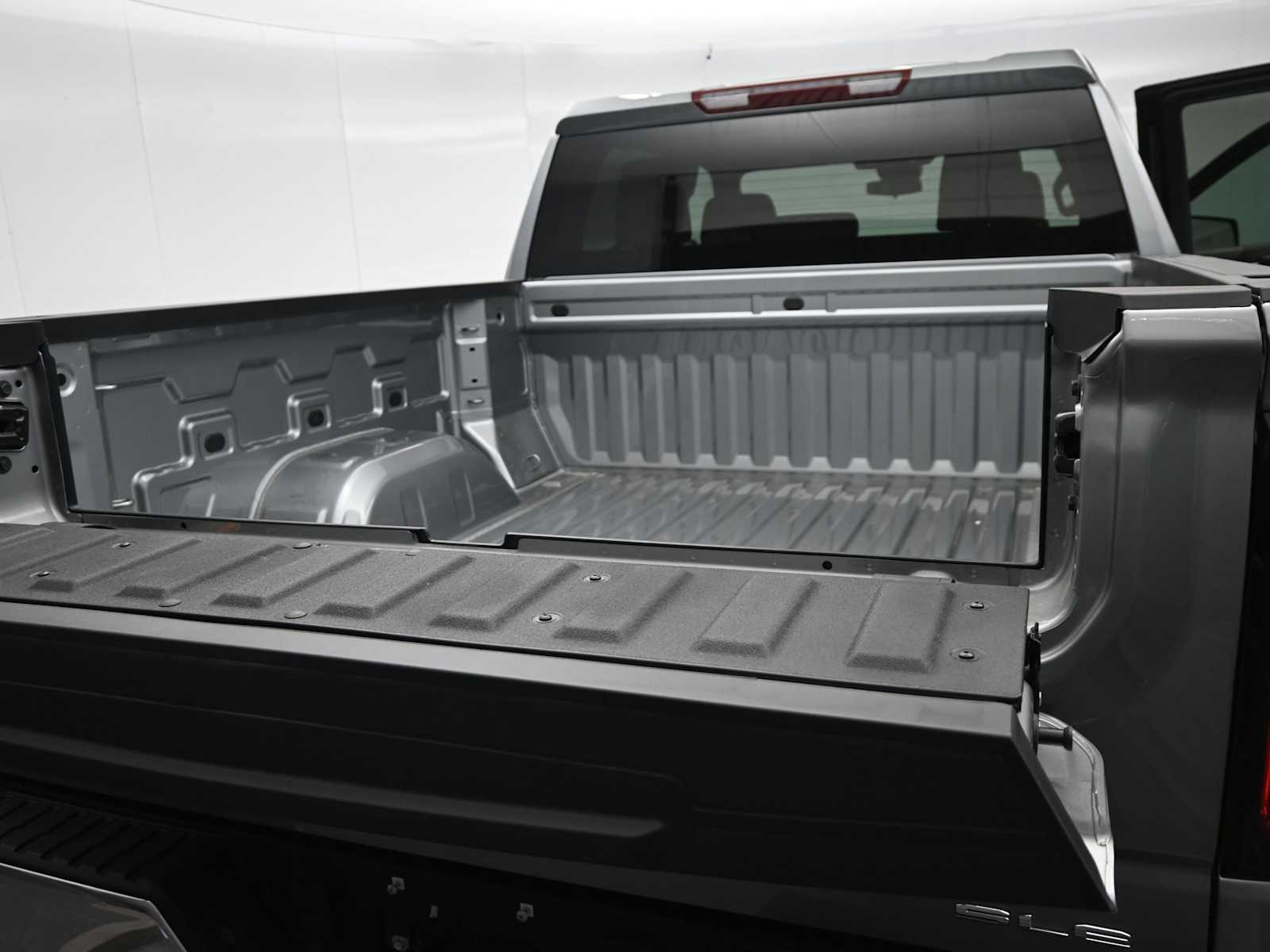 2026 GMC Sierra 1500 SLE - Photo 13
