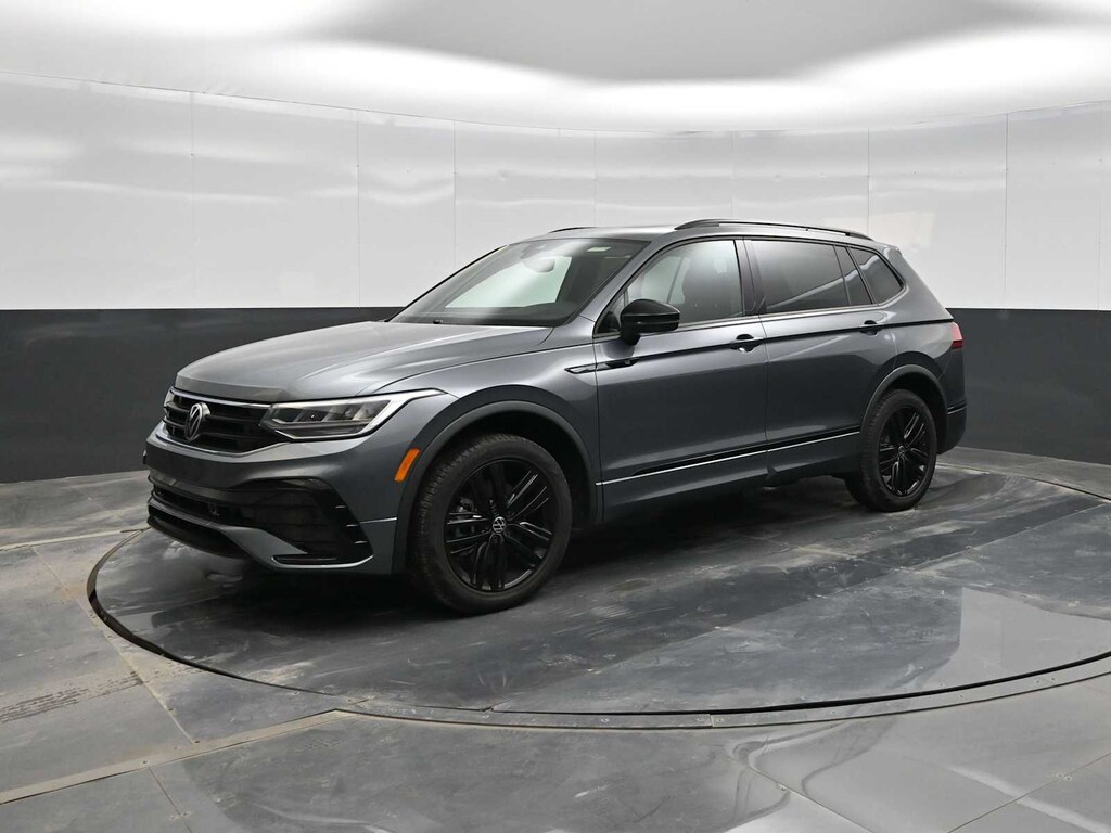 Used 2022 Volkswagen Tiguan SE R-Line Black