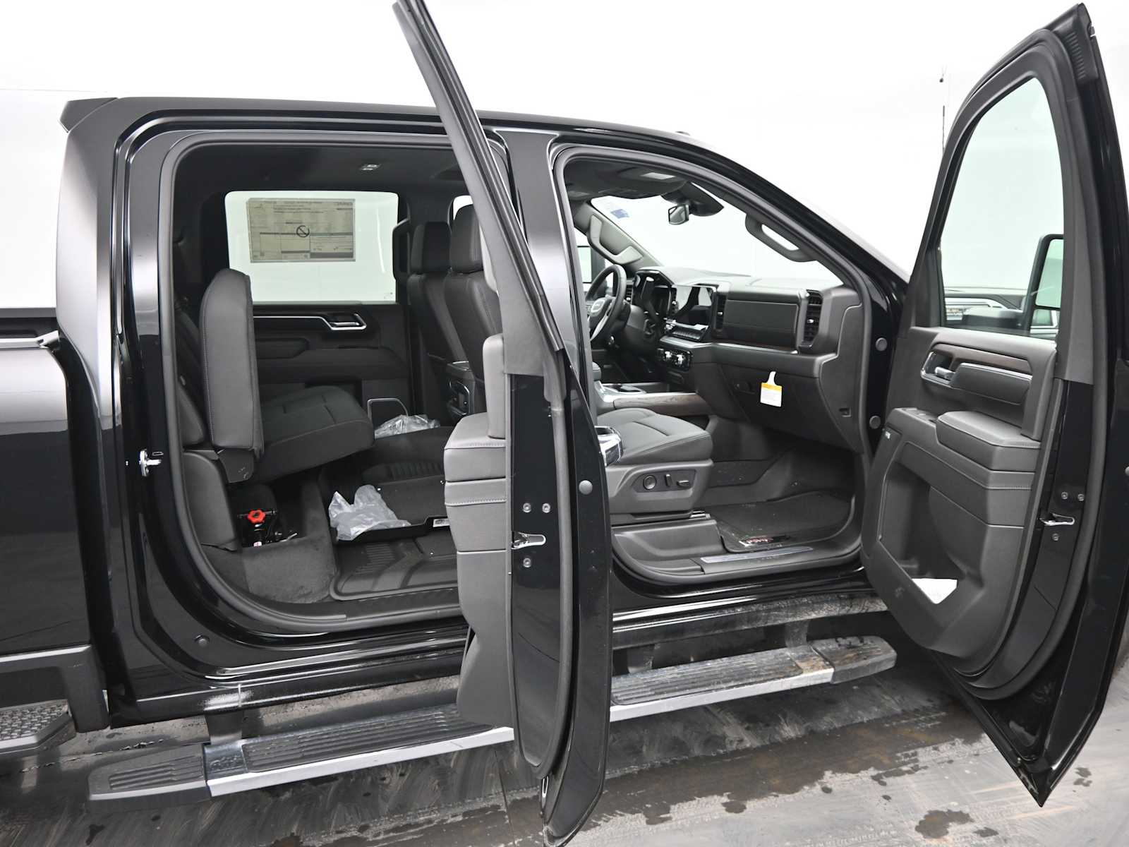 2026 GMC Sierra 2500HD SLT - Photo 14