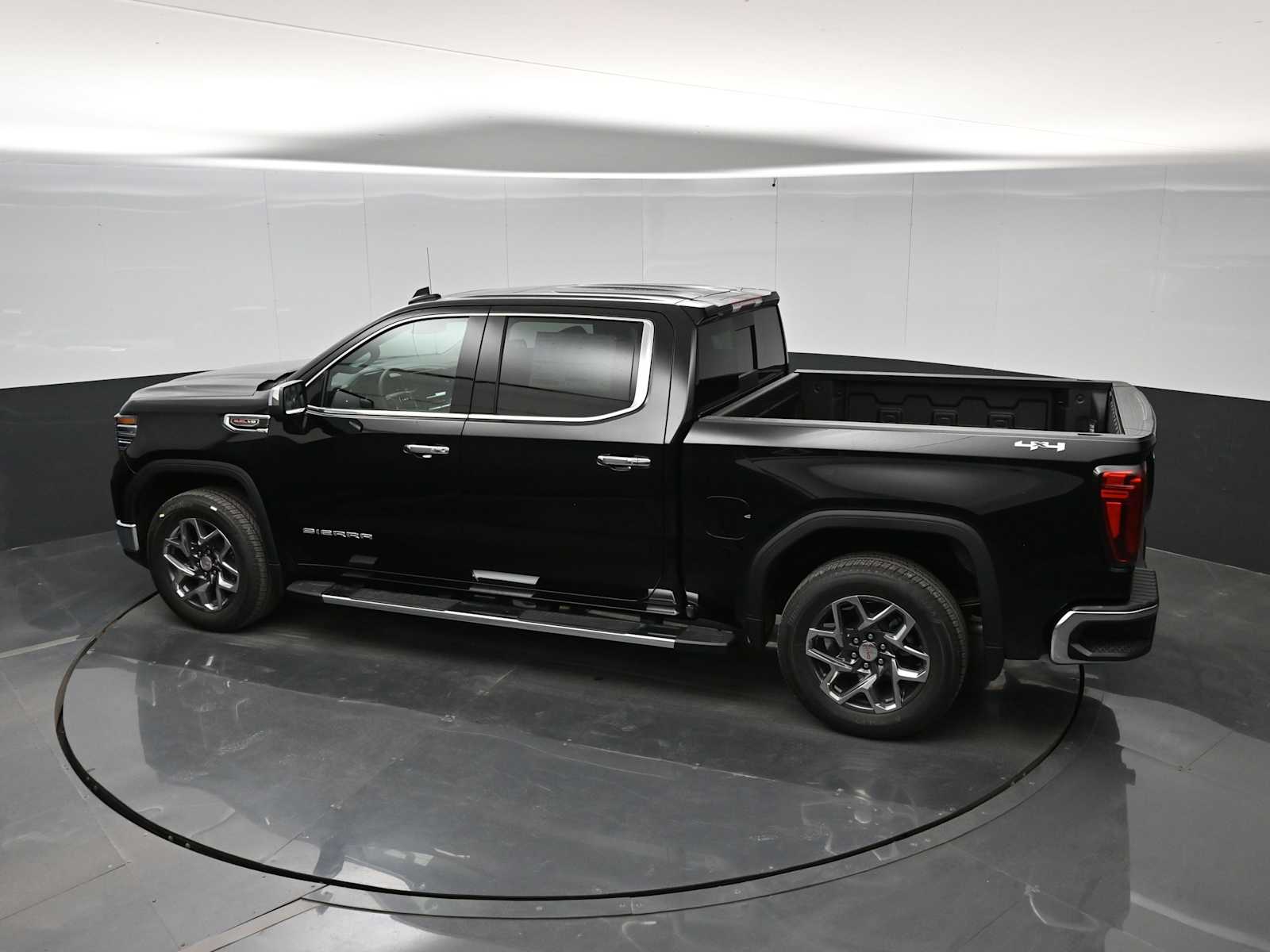 2026 GMC Sierra 1500 SLT - Photo 29