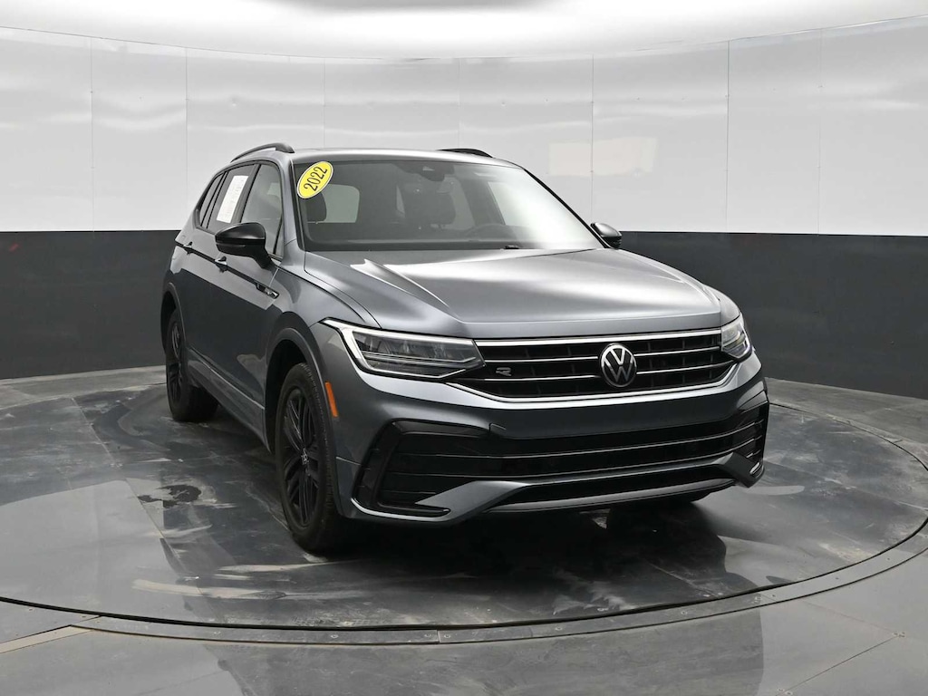 Used 2022 Volkswagen Tiguan SE R-Line Black