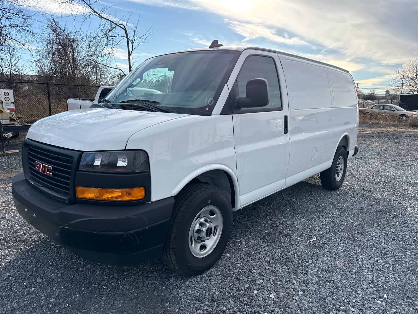 2025 GMC Savana LT's photo