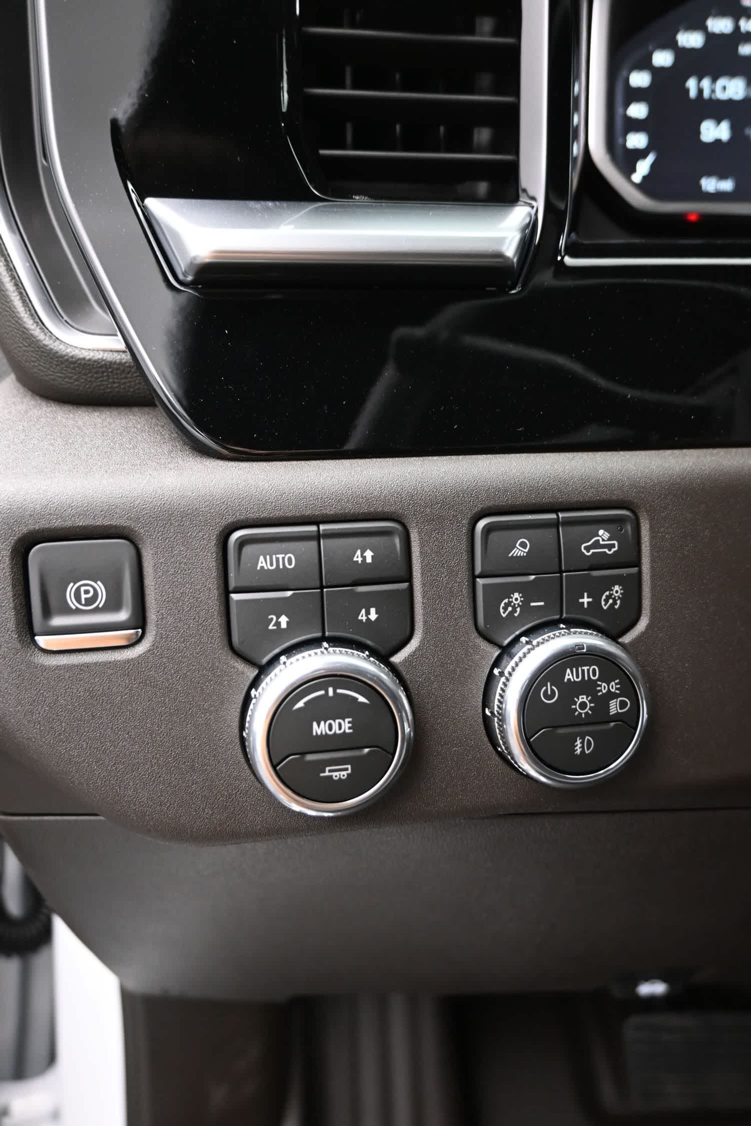 2026 GMC Sierra 2500HD SLT - Photo 23