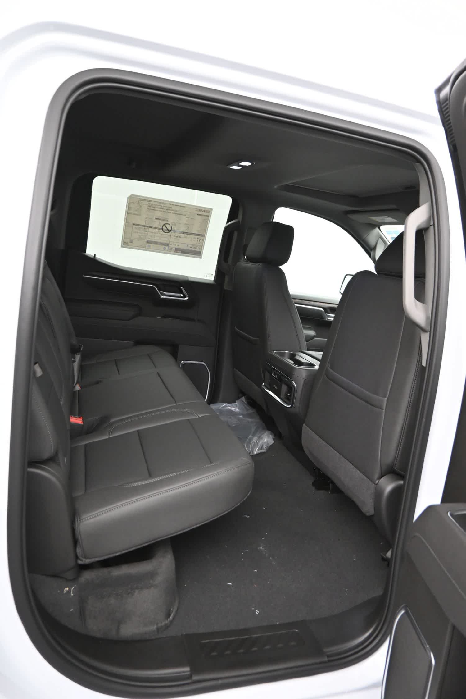 2026 GMC Sierra 1500 SLT - Photo 12
