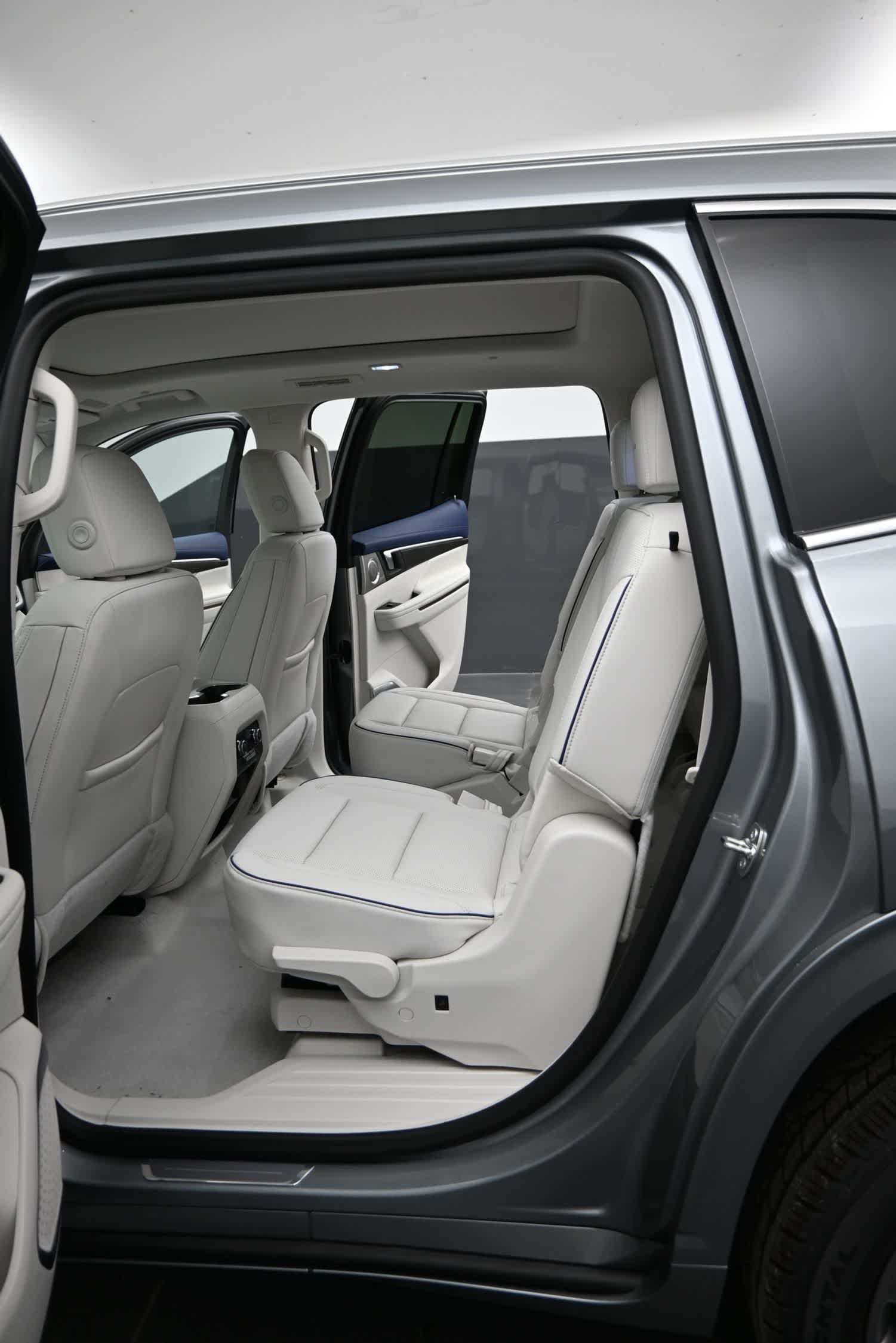 2026 Buick Enclave Avenir - Photo 14