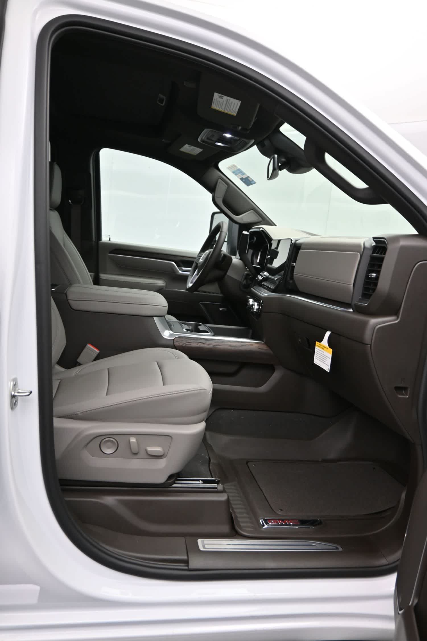 2026 GMC Sierra 2500HD SLT - Photo 11