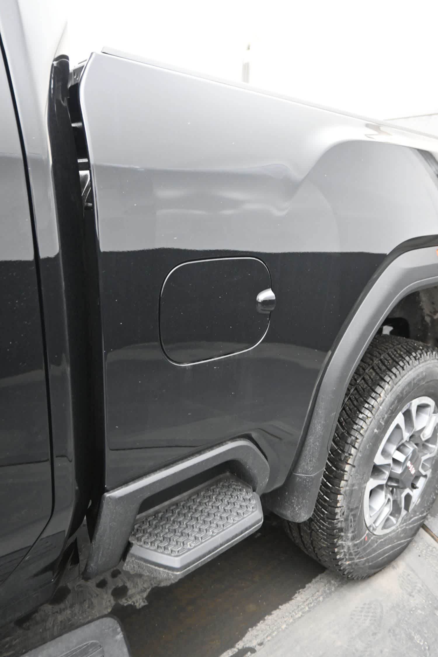 2026 GMC Sierra 2500HD SLT - Photo 4