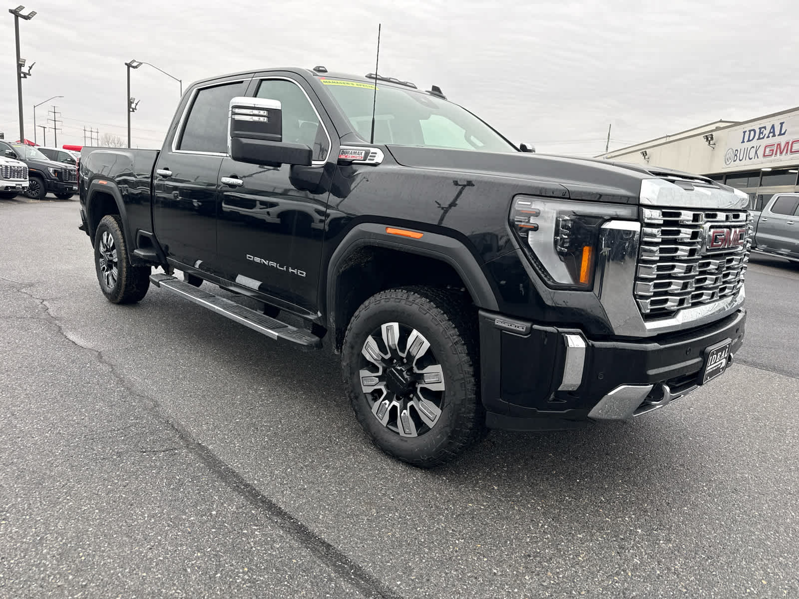 2025 GMC Sierra 2500HD Denali's photo