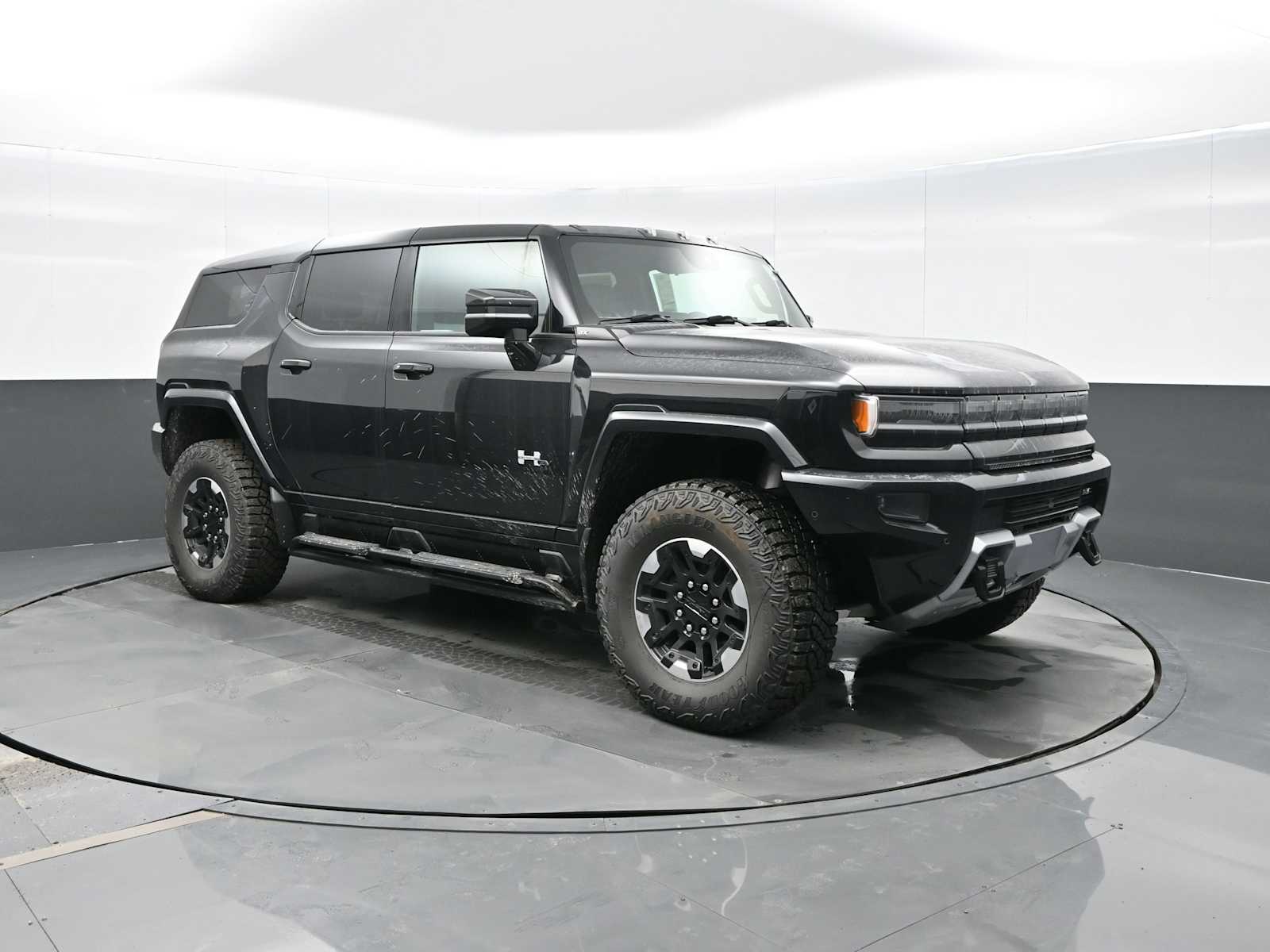 2024 GMC HUMMER EV 2X's photo