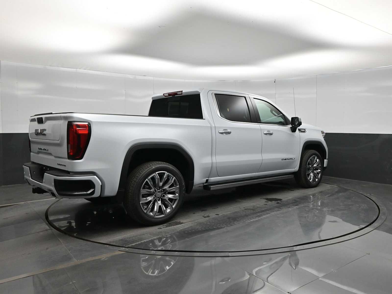 2026 GMC Sierra 1500 Denali - Photo 7