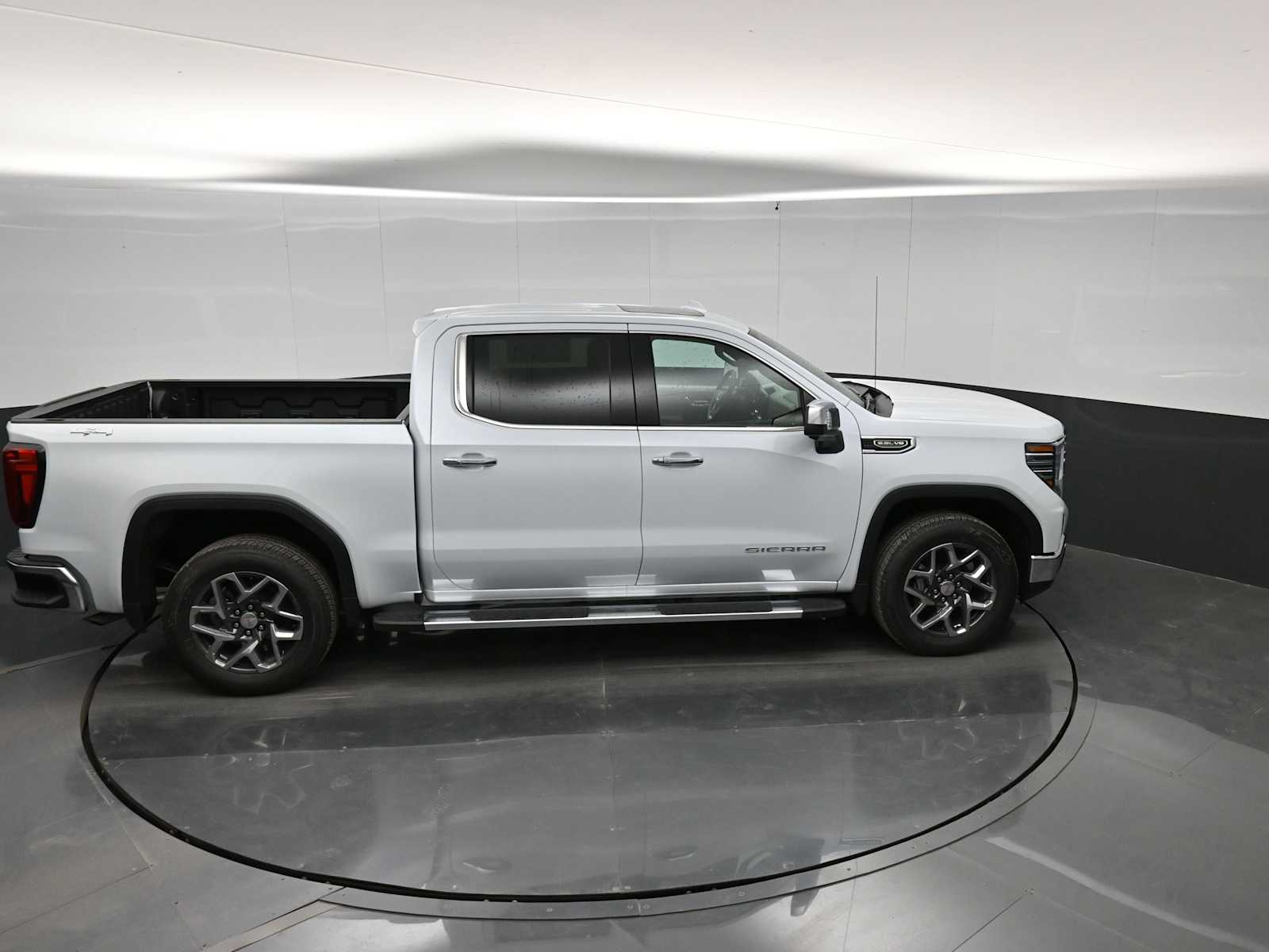 2026 GMC Sierra 1500 SLT - Photo 34