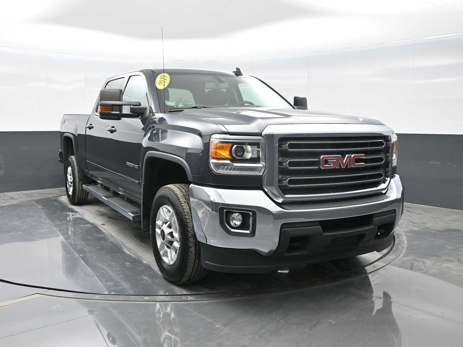 2019 Gmc Sierra 2500 HD SLE photo 2