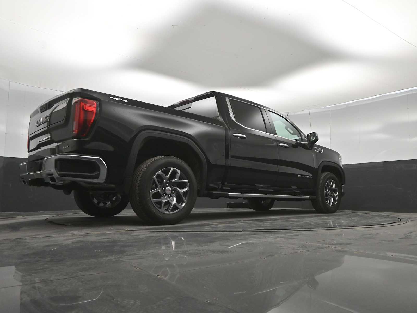 2026 GMC Sierra 1500 SLT - Photo 39