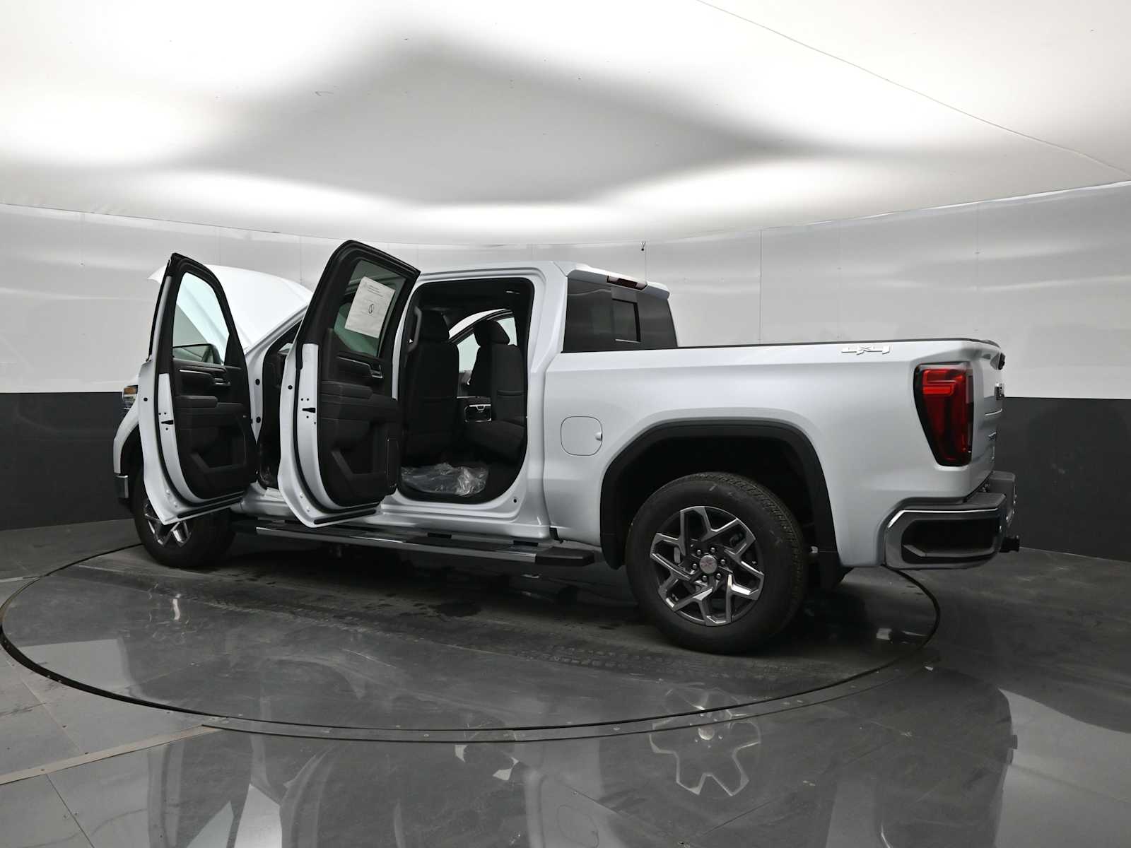 2026 GMC Sierra 1500 SLT - Photo 43