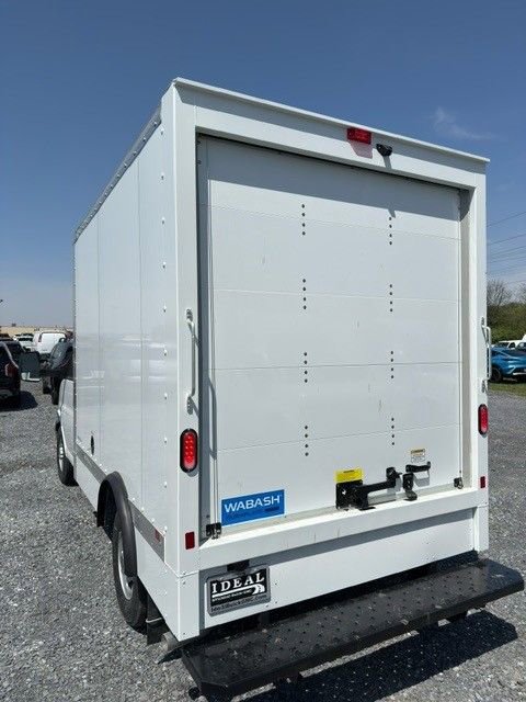 2025 Gmc Savana Cutaway 3500 photo 4