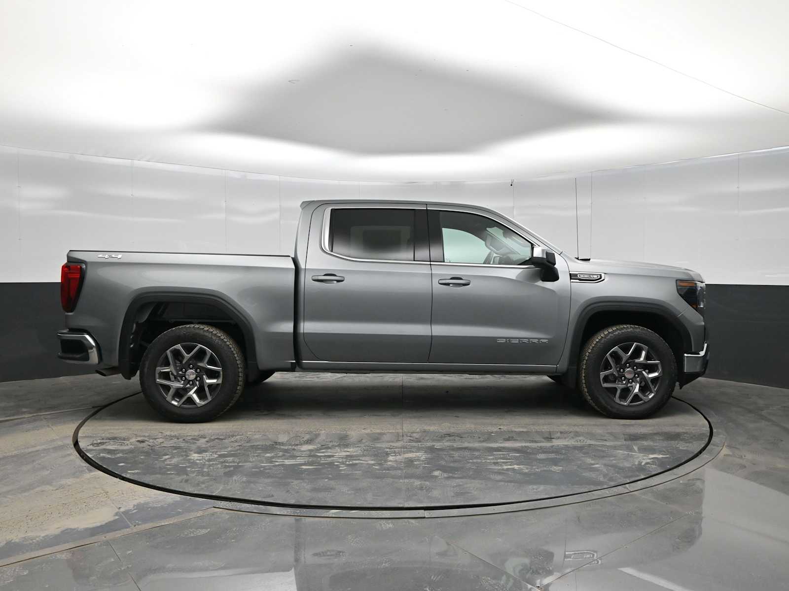2026 GMC Sierra 1500 SLE - Photo 9