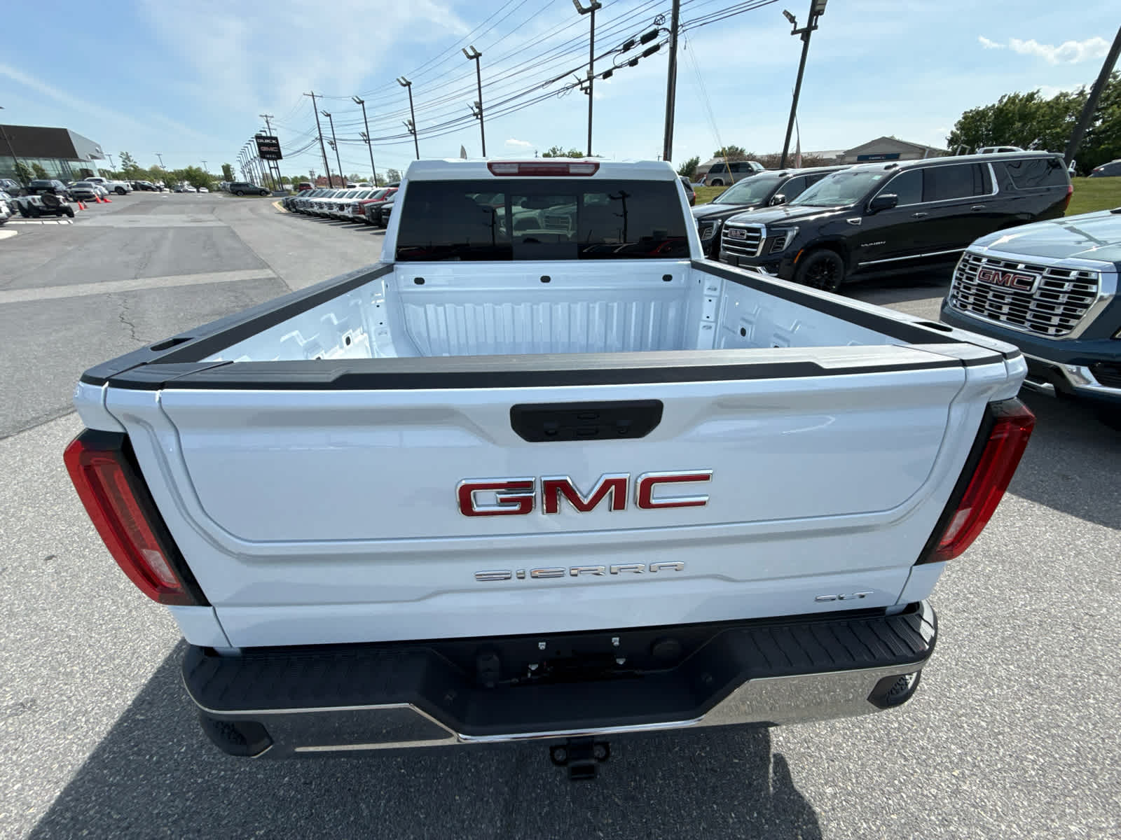 2026 GMC Sierra 1500 SLT - Photo 9