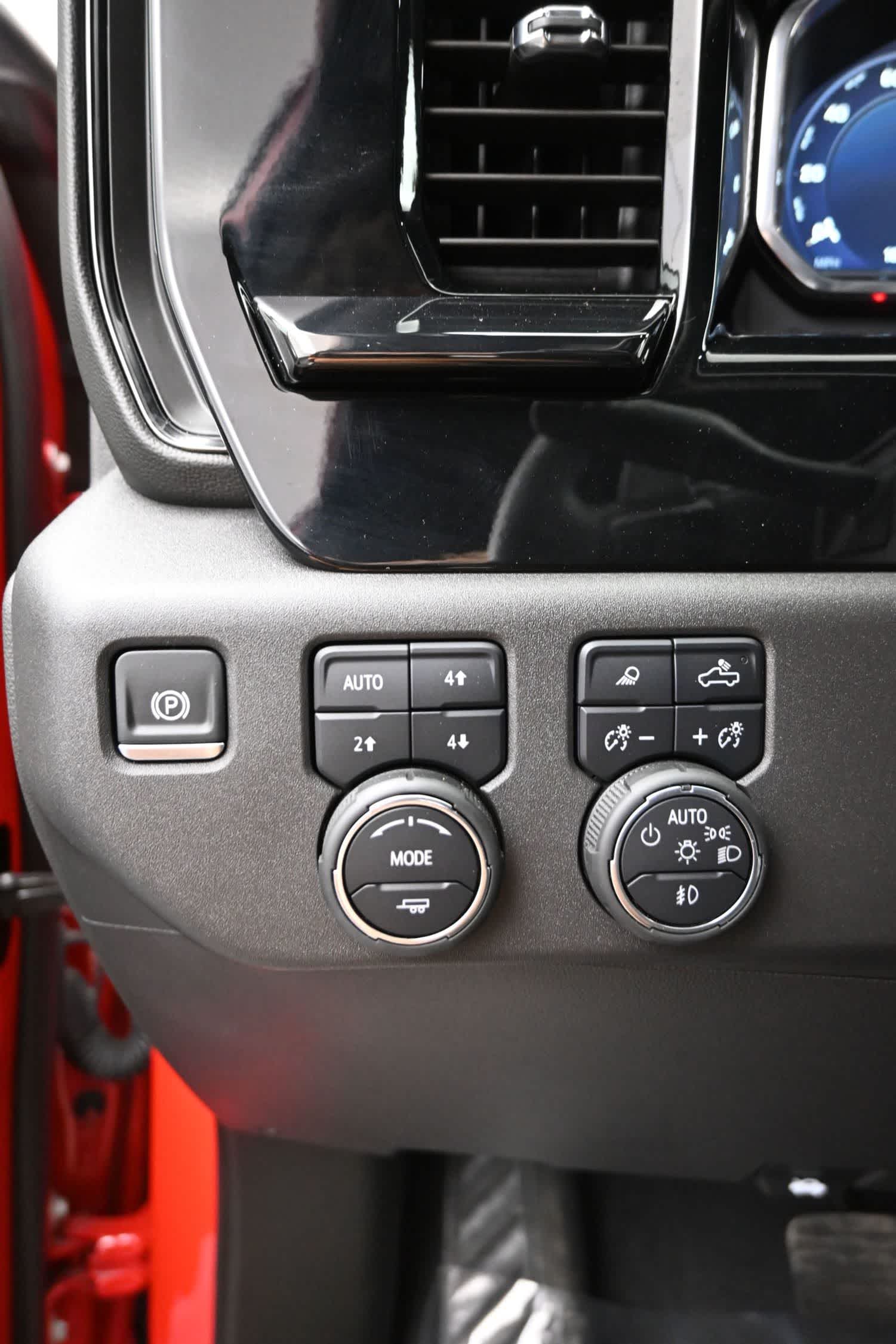 2024 Chevrolet Silverado 1500 ZR2 - Photo 22