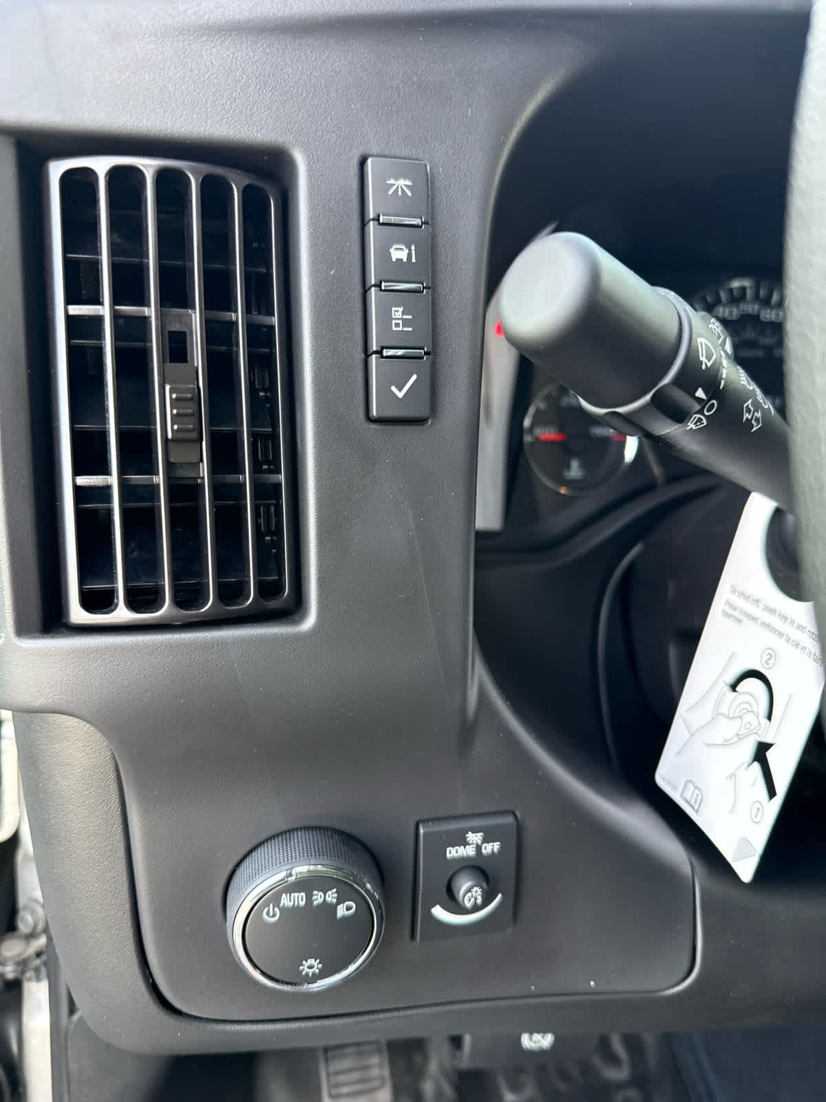 2025 GMC Savana Cargo Work Van - Photo 18