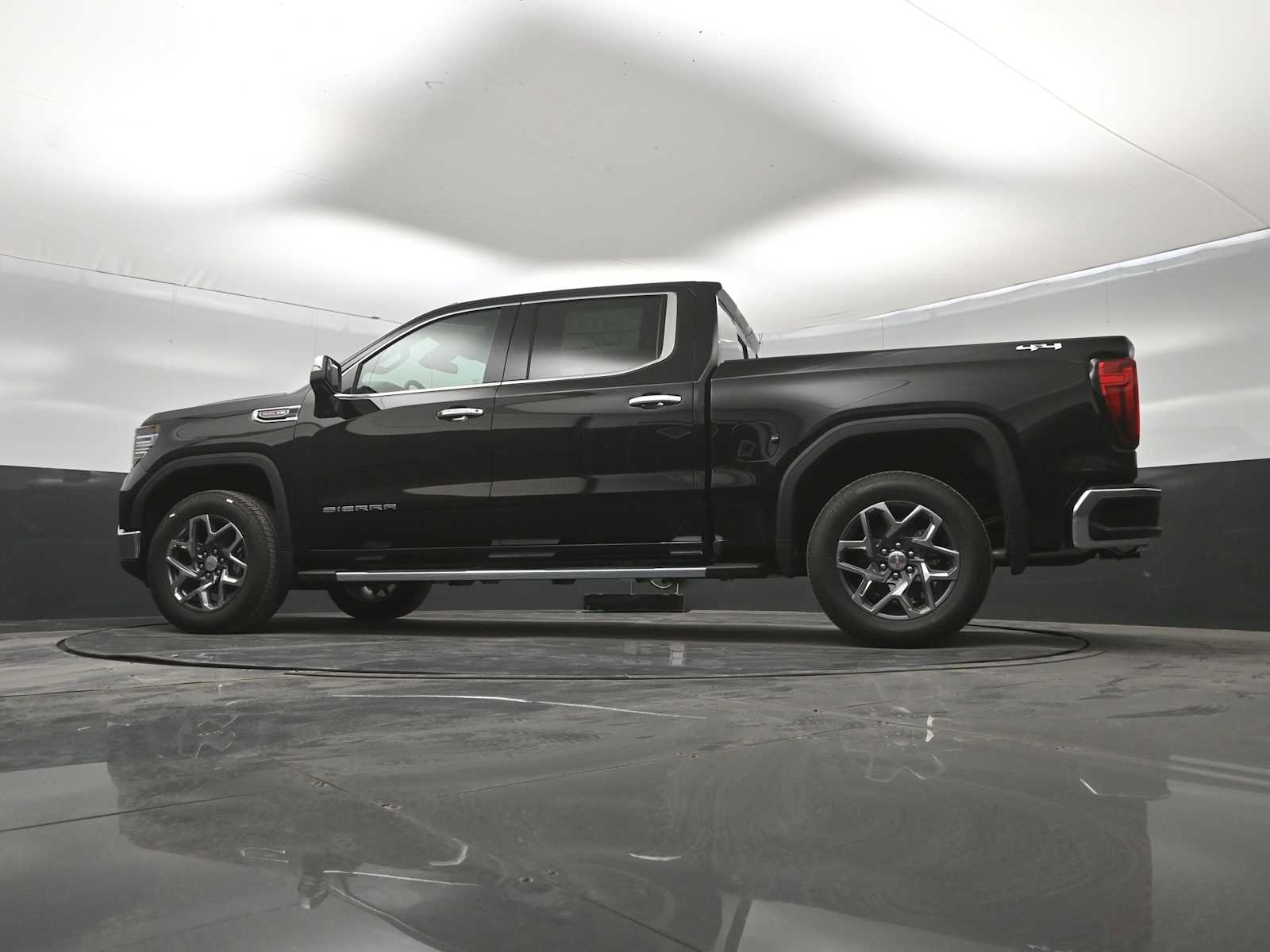 2026 GMC Sierra 1500 SLT - Photo 37