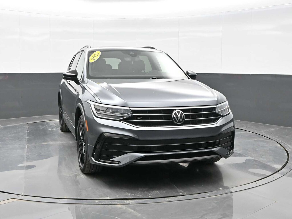 Used 2022 Volkswagen Tiguan SE R-Line Black