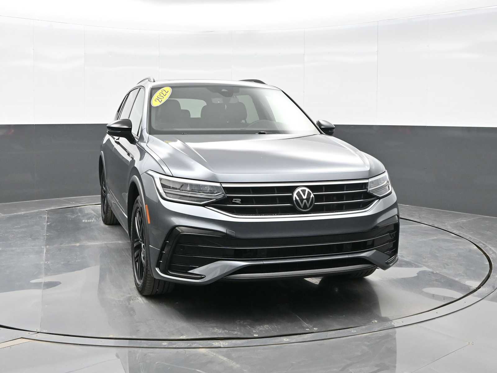 2022 Volkswagen Tiguan SE R-Line Black photo 2
